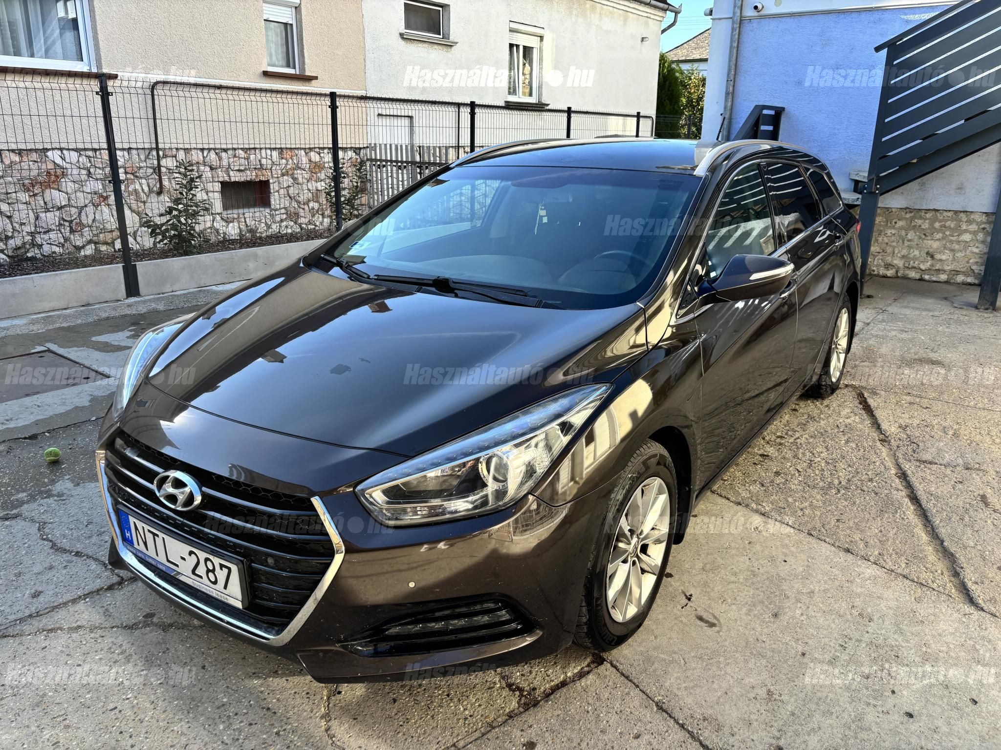 HYUNDAI I40 2016/7 - 1