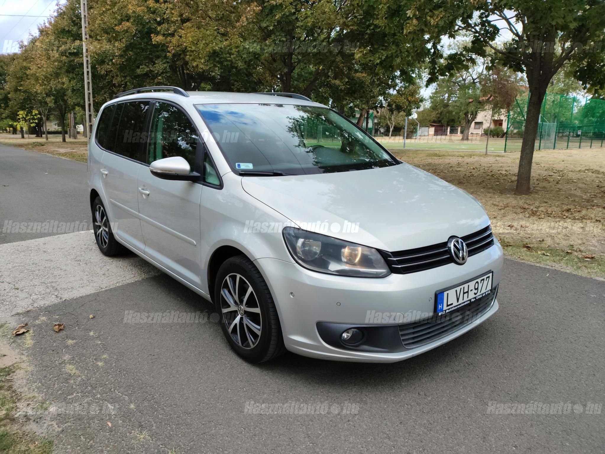 VOLKSWAGEN TOURAN 2011/10 - 1