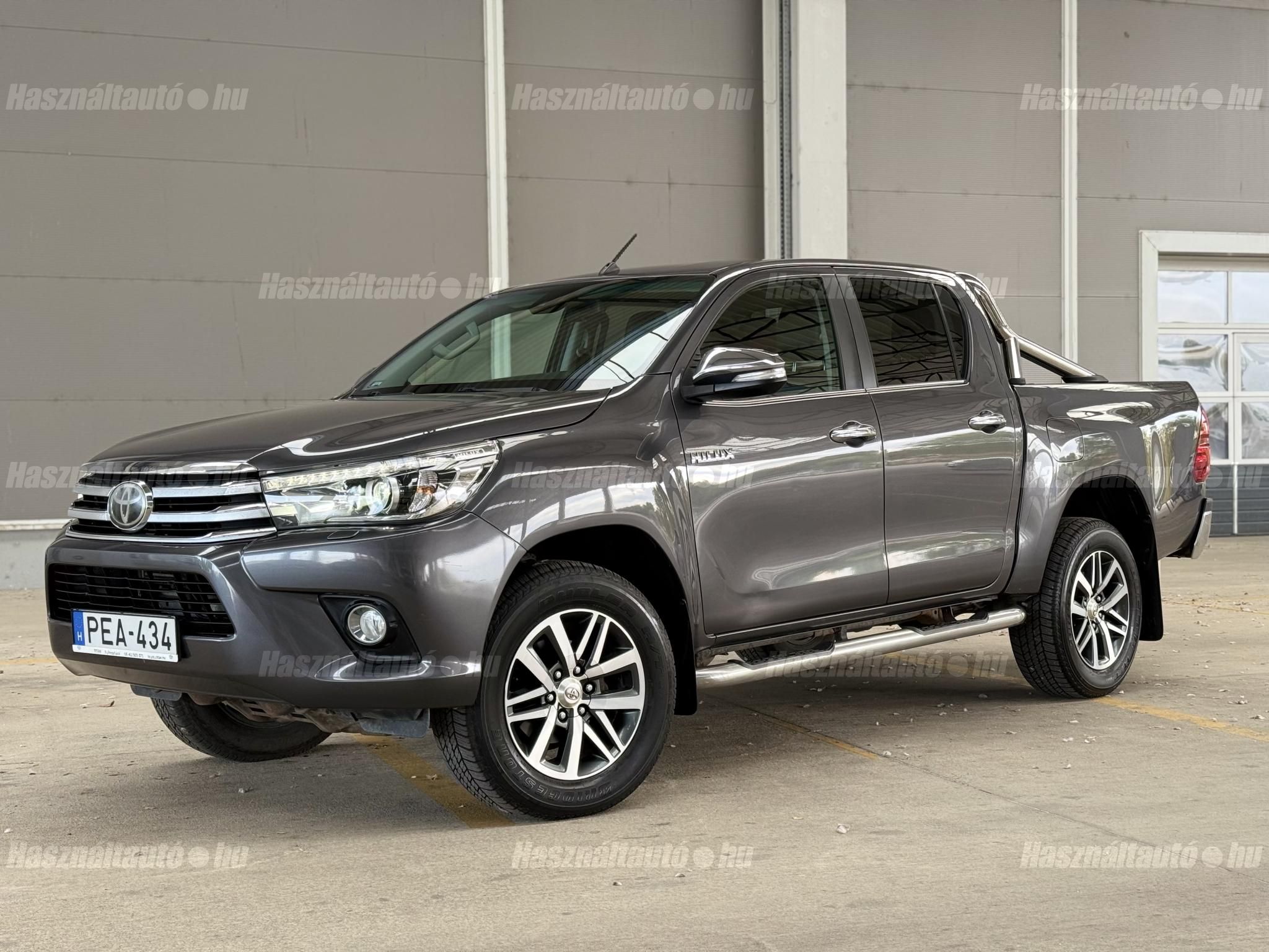 TOYOTA HILUX 2017/5 - 1
