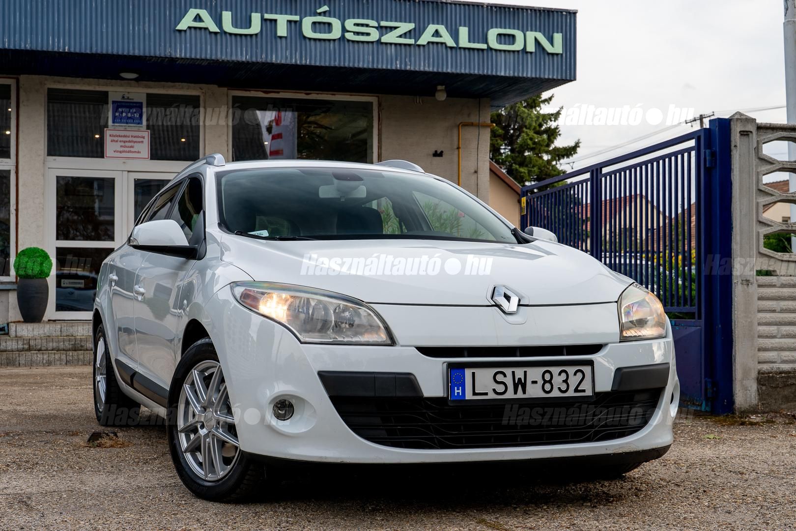 RENAULT MEGANE 2010/9 - 1