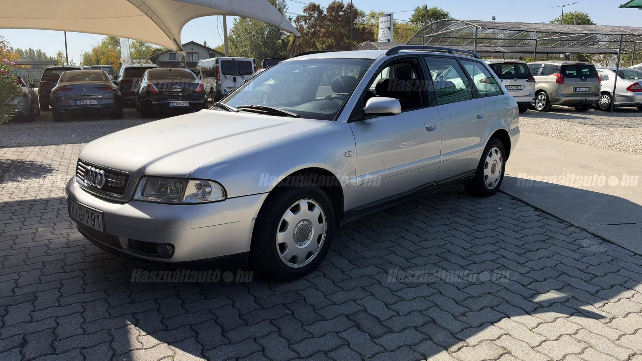 AUDI A4 2001/3 - 1