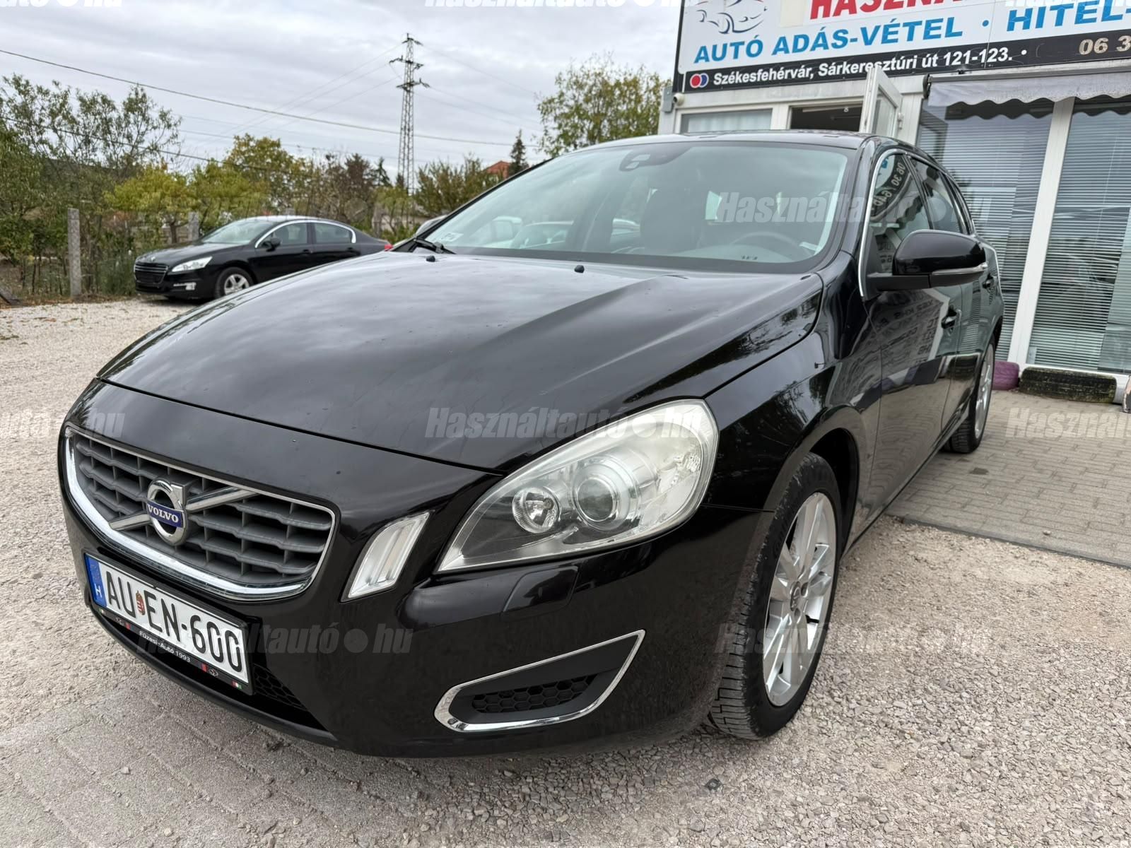 VOLVO V60 2011/1 - 1