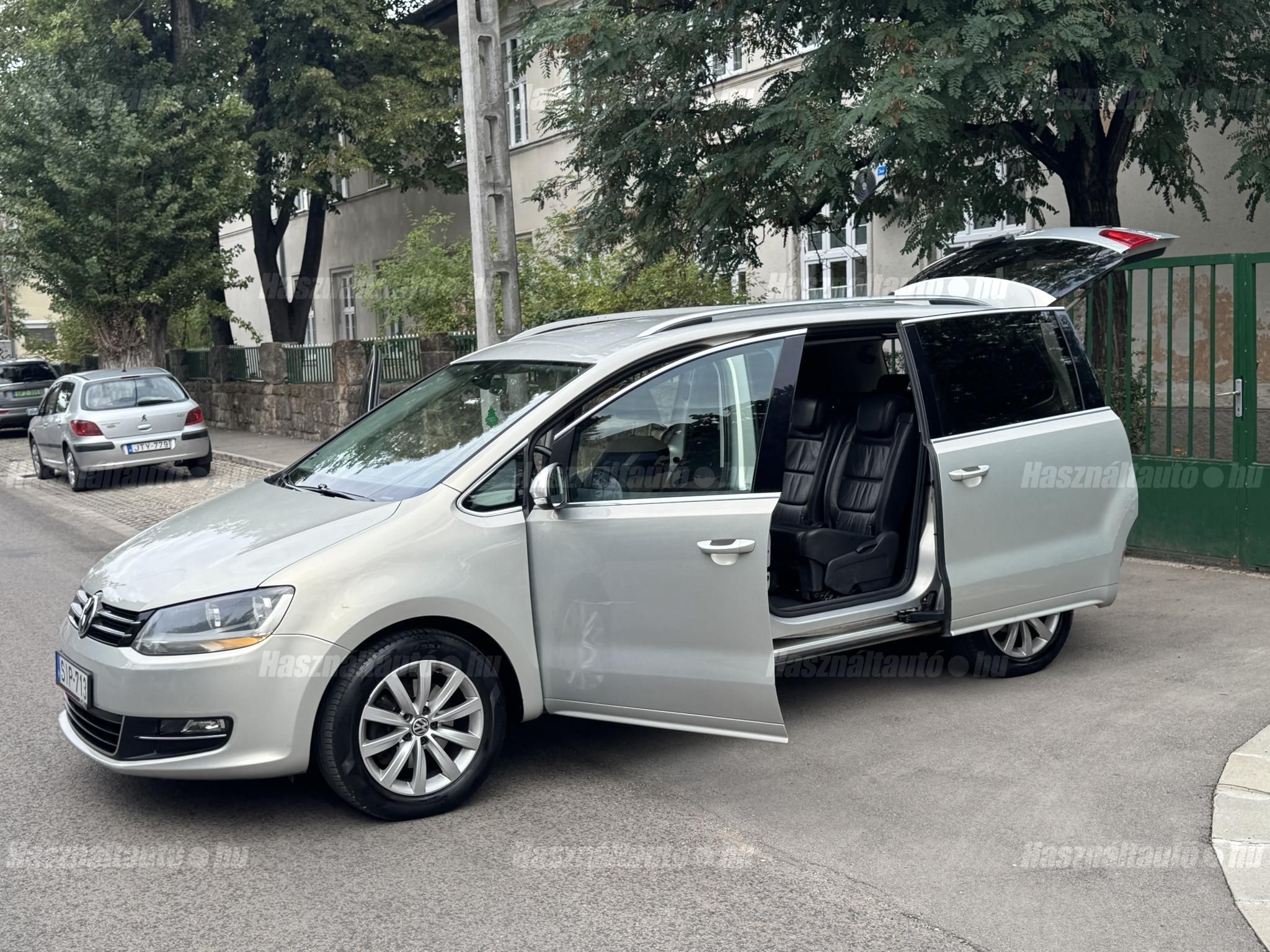 VOLKSWAGEN TOURAN 2011/12 - 1