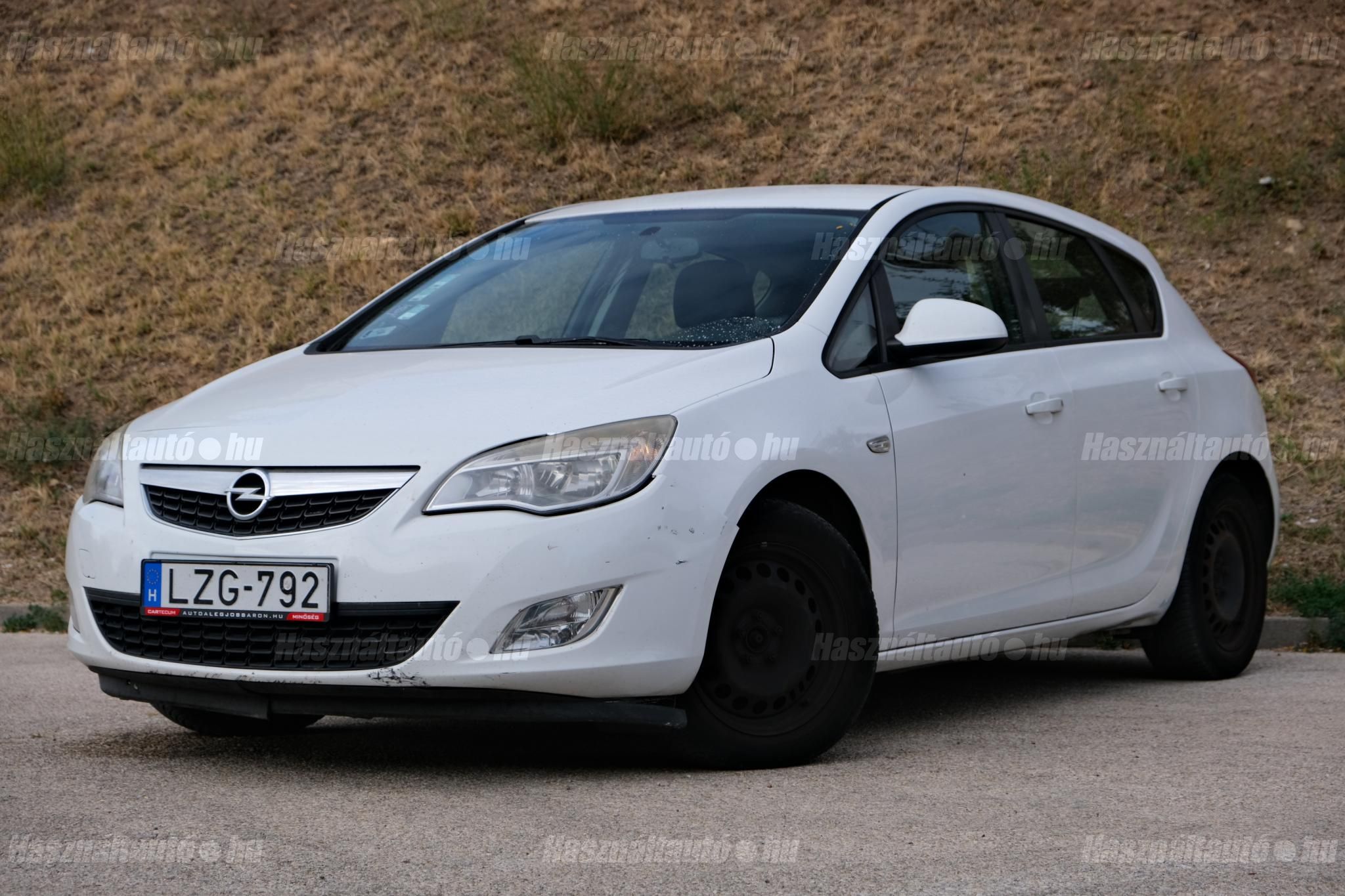 OPEL ASTRA J 2011/12 - 1