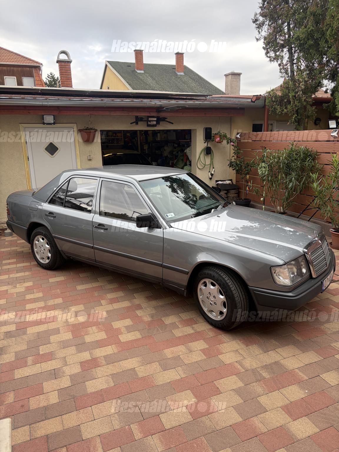 MERCEDES-BENZ W 124 1988/6 - 1