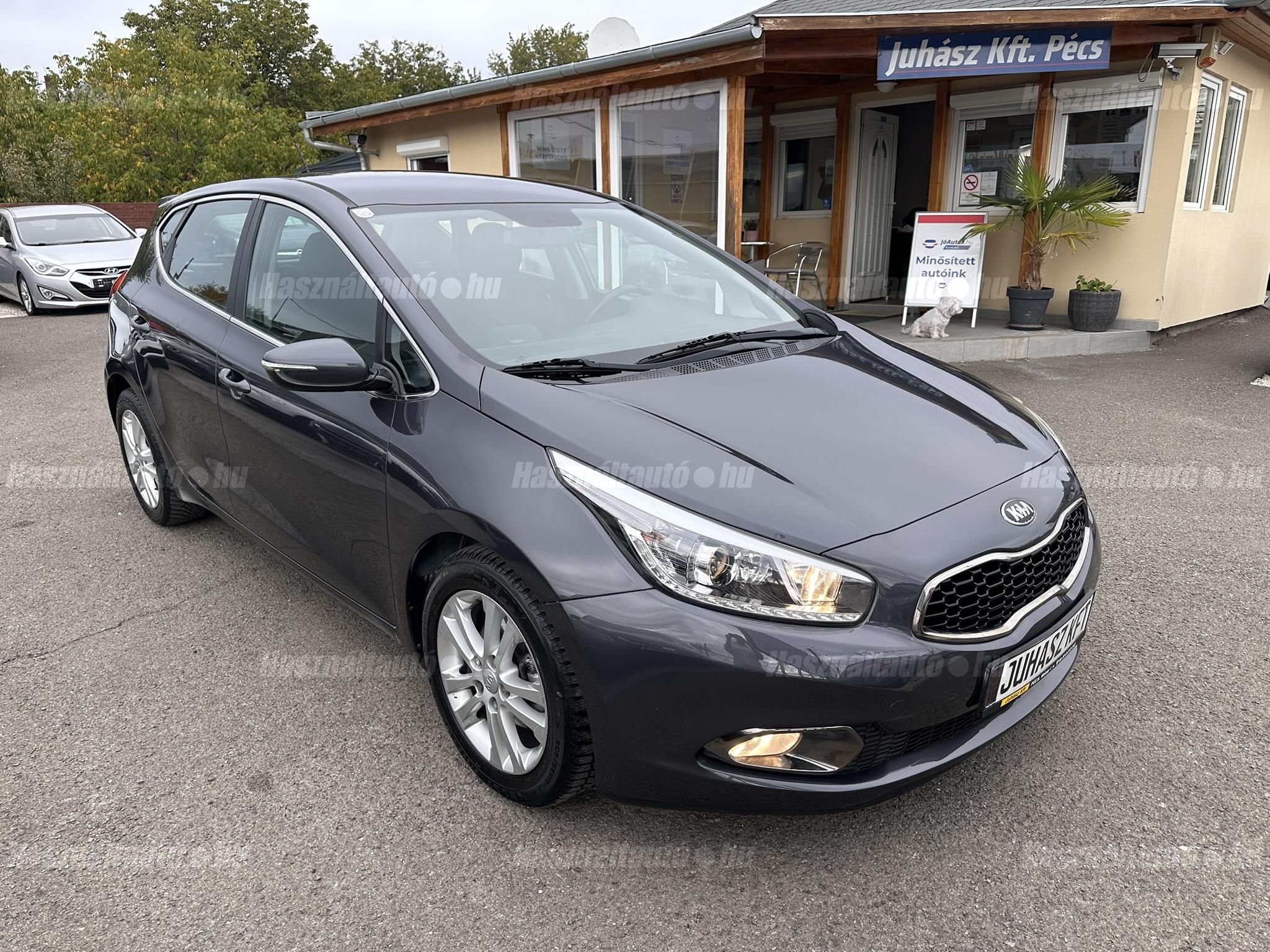 KIA CEE'D 2012/4 - 1
