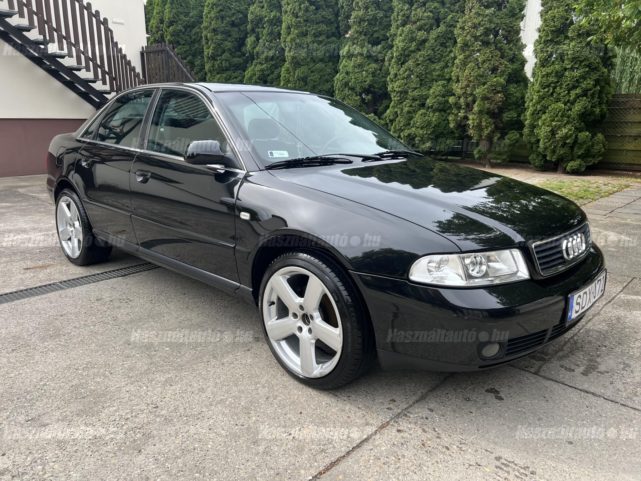 AUDI A4 1999/4 - 1