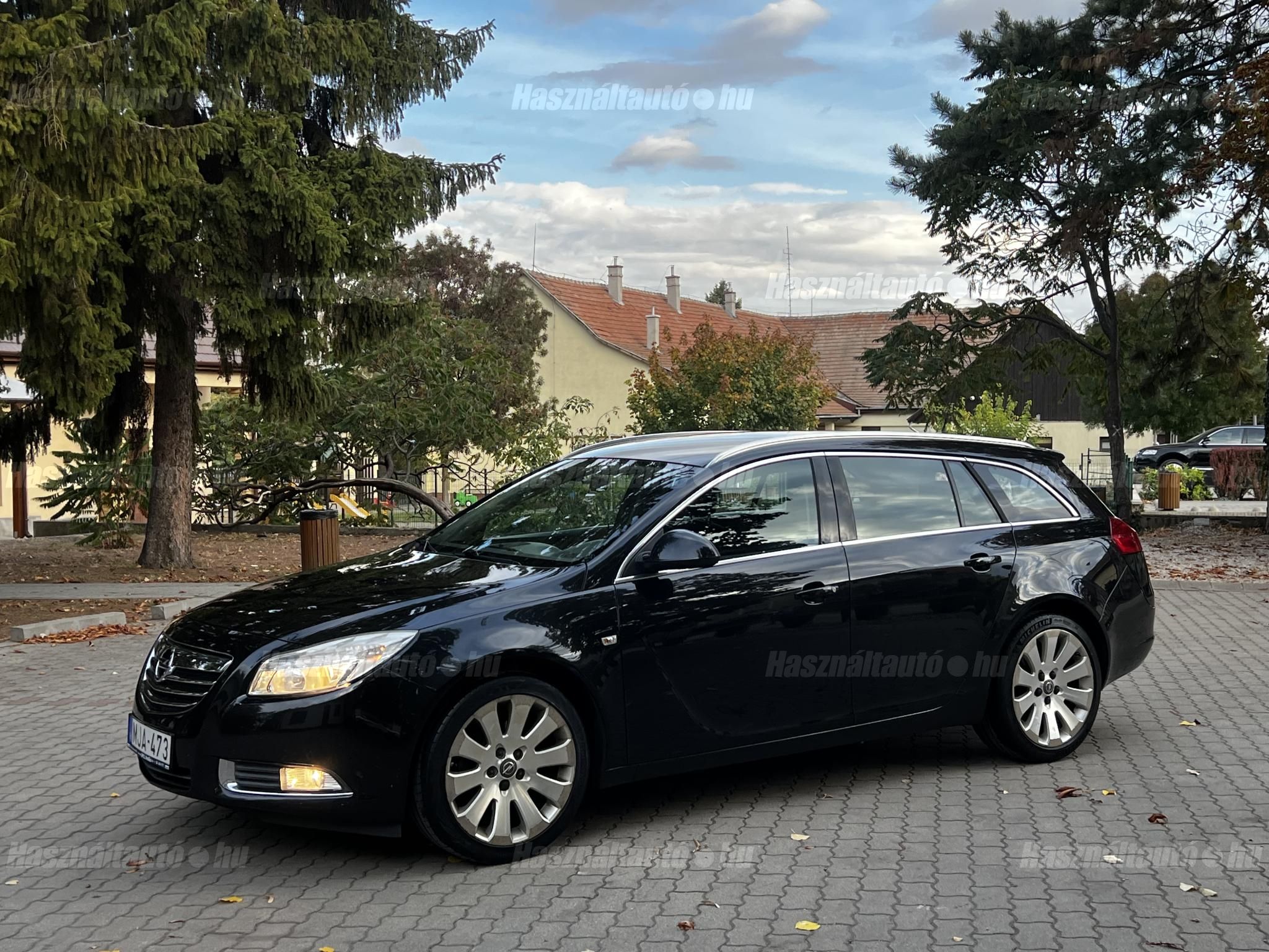 OPEL INSIGNIA 2013/6 - 1