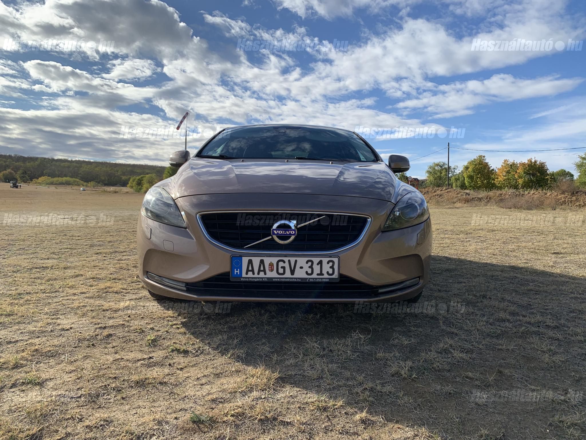 VOLVO V40 2013/12 - 1