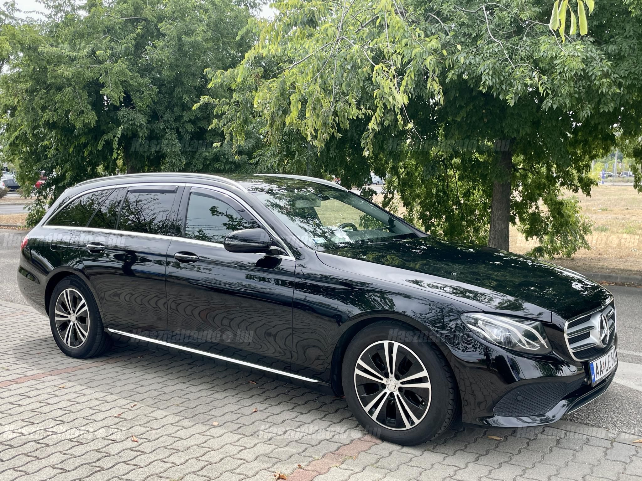 MERCEDES-BENZ E 220 2018/6 - 1