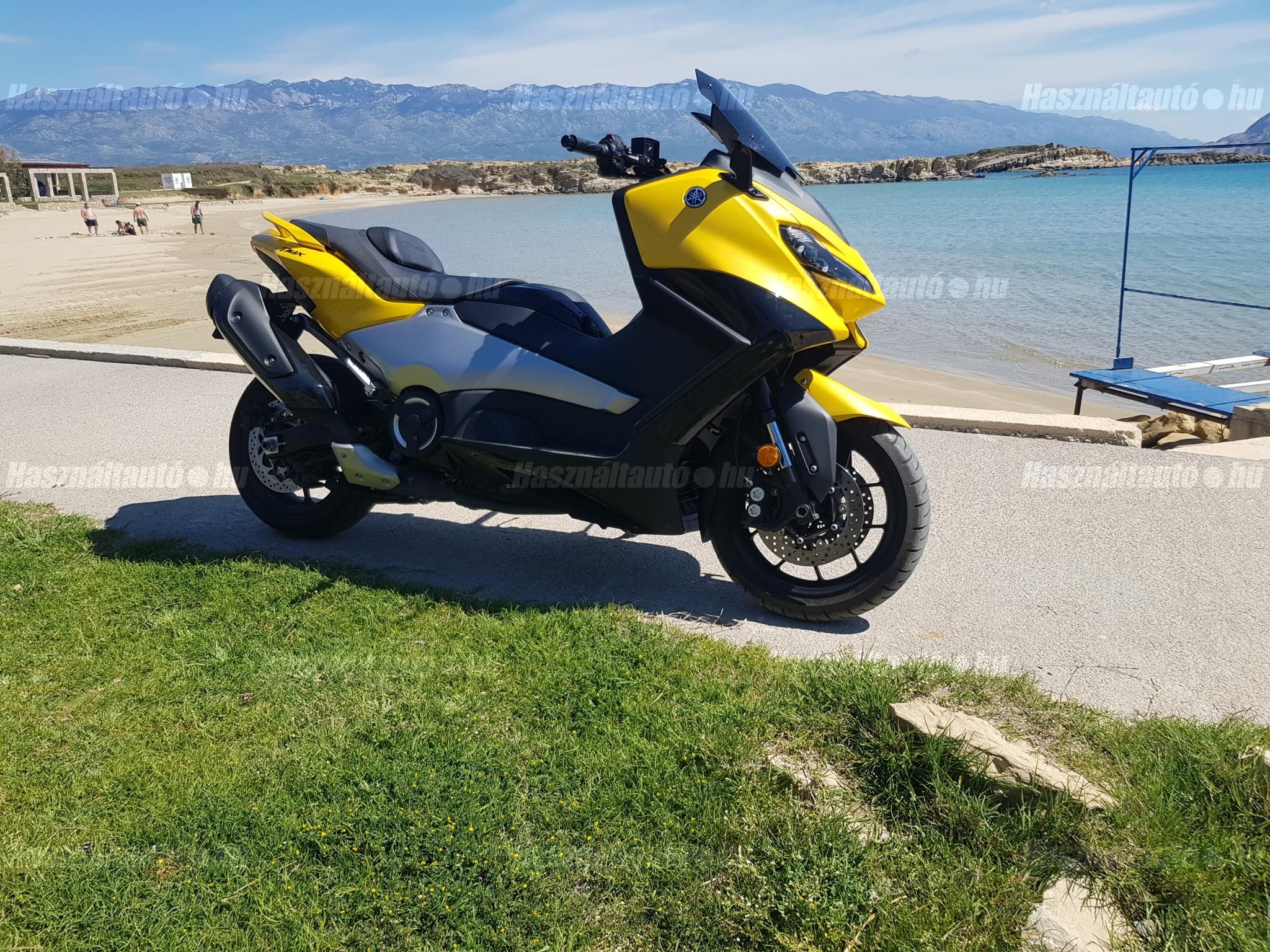 YAMAHA TMAX 2022/6 - 1