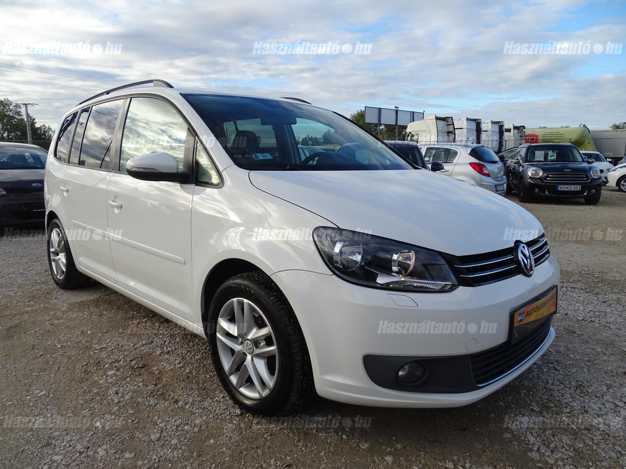 VOLKSWAGEN TOURAN 2011/12 - 1