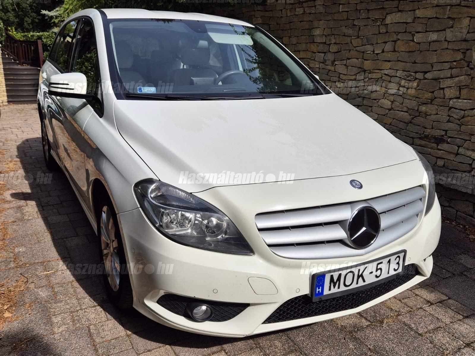 MERCEDES-BENZ B 180 2013/11 - 1