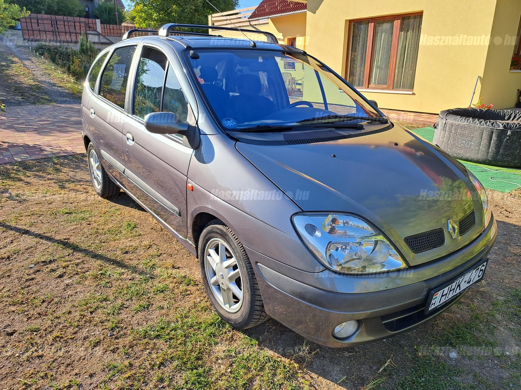 RENAULT SCENIC 2000/8 - 1