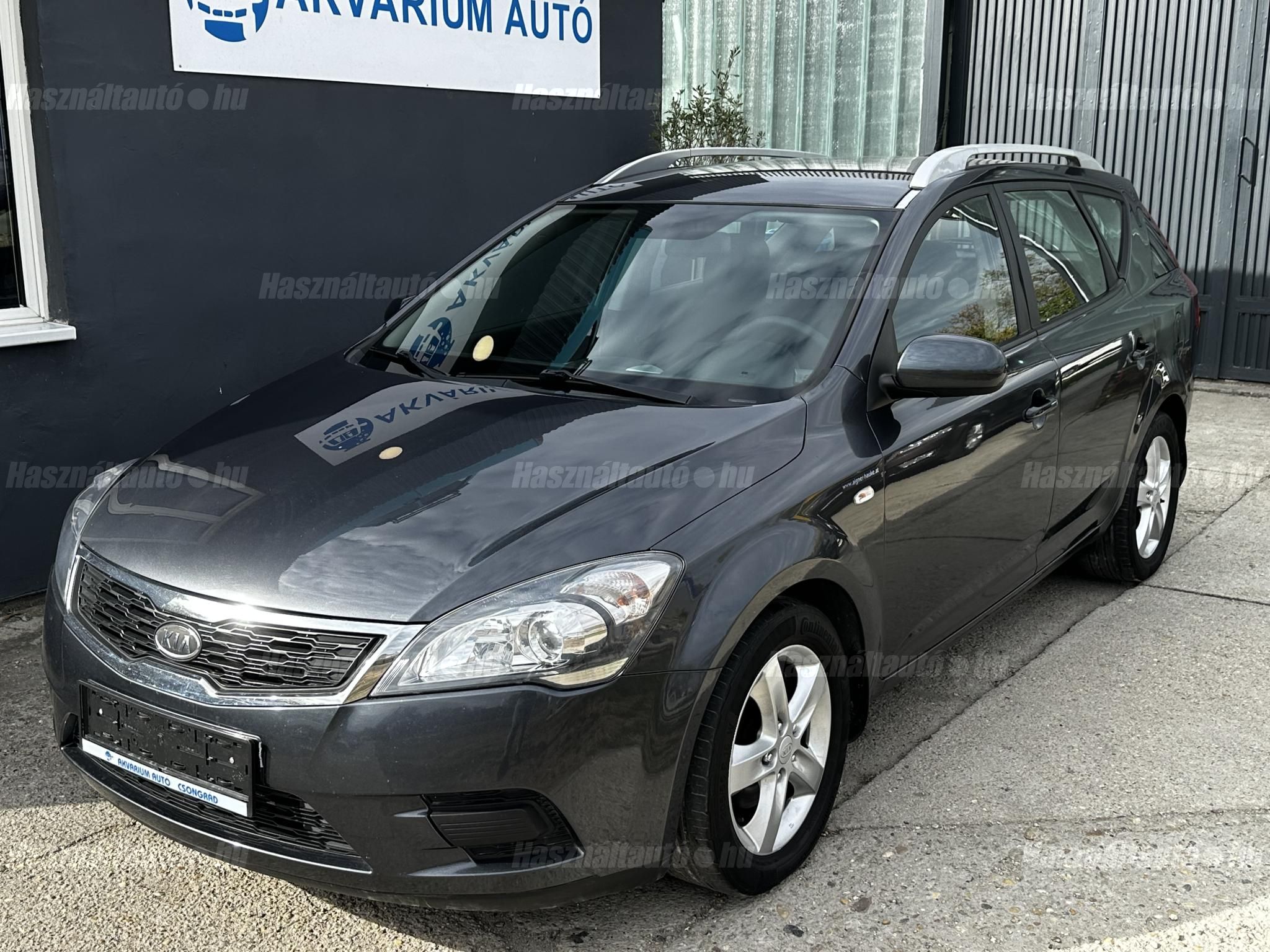 KIA CEE'D 2011/10 - 1