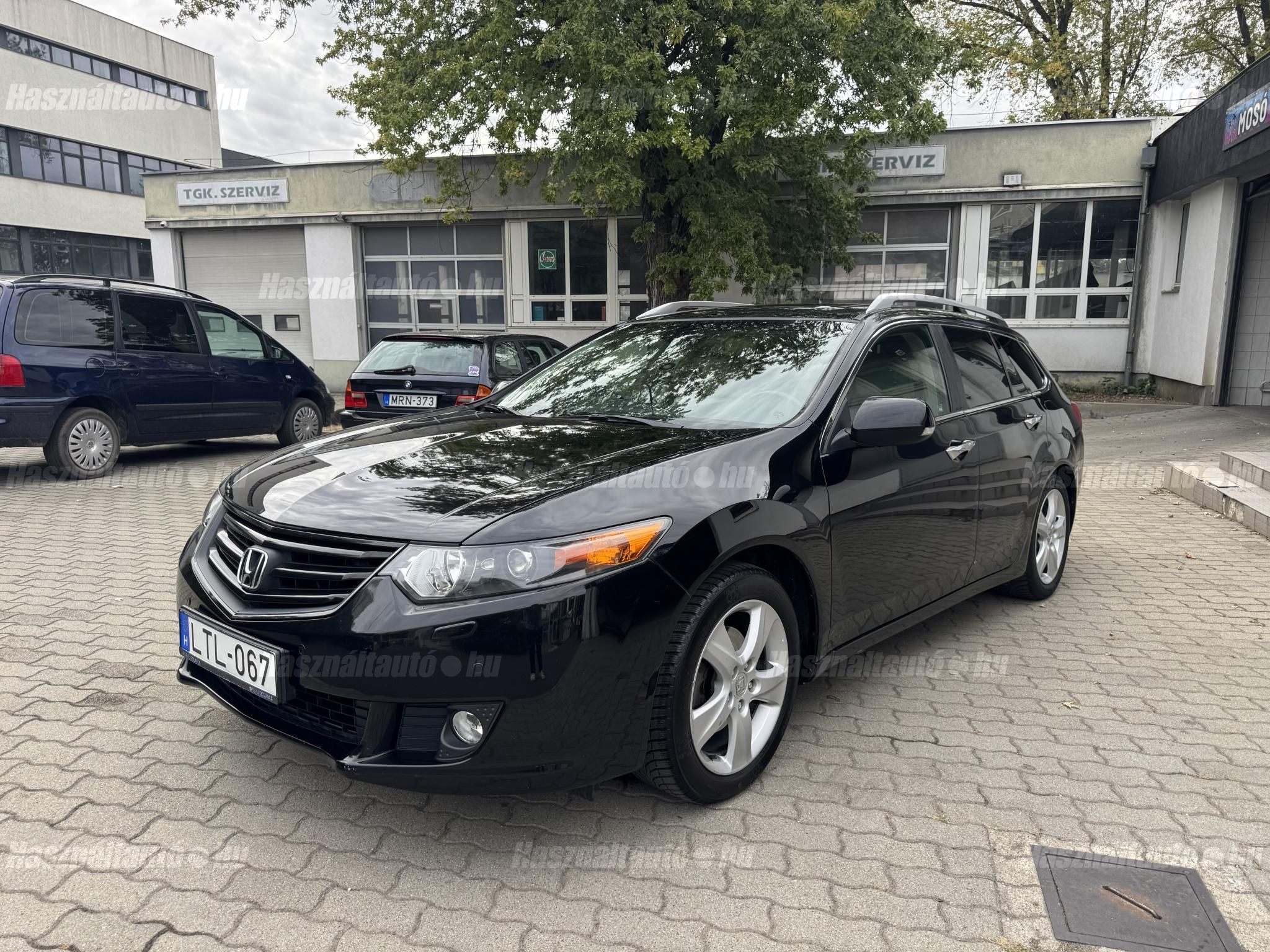 HONDA ACCORD 2010 - 1