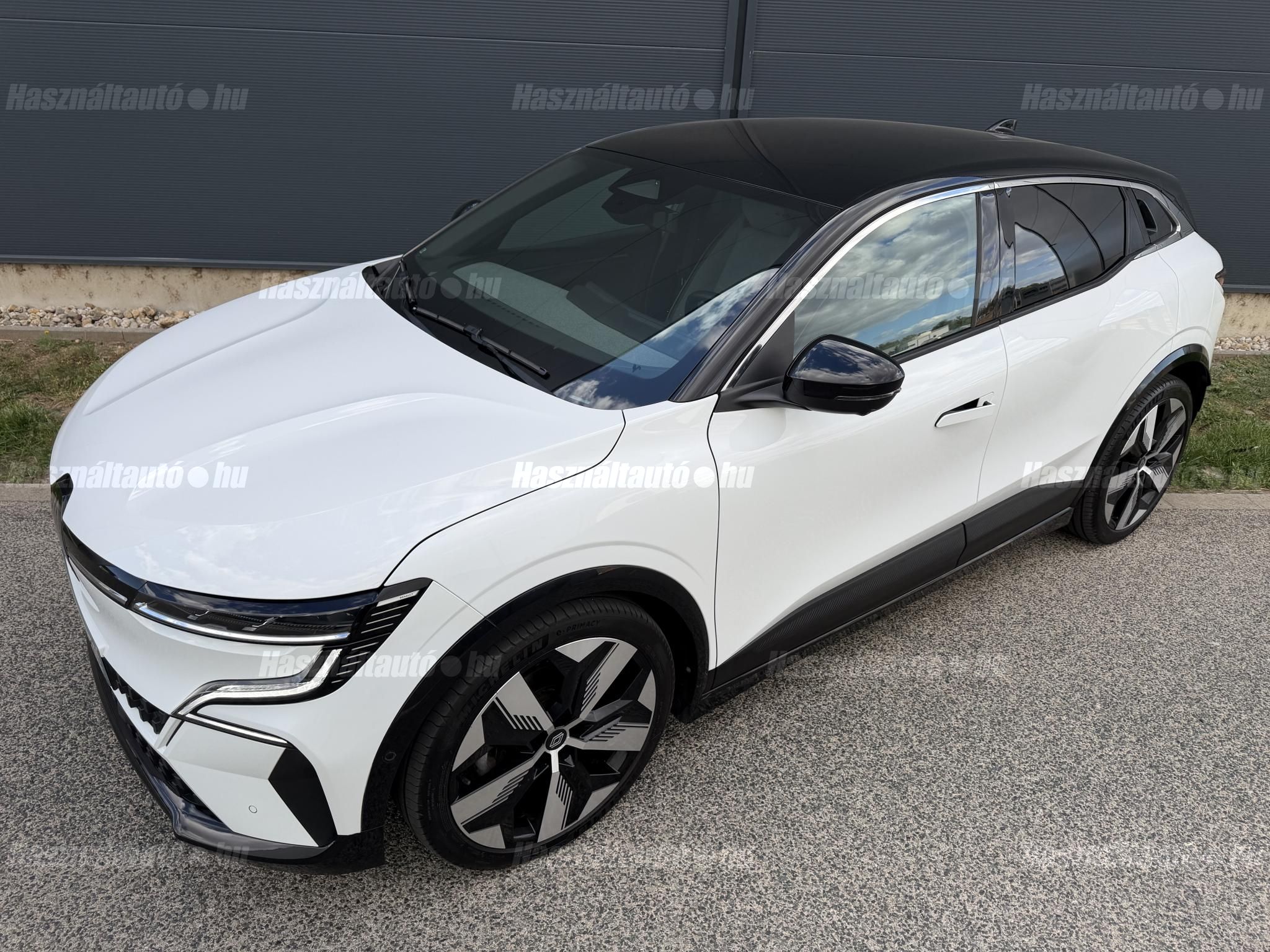 RENAULT MEGANE 2023/5 - 1