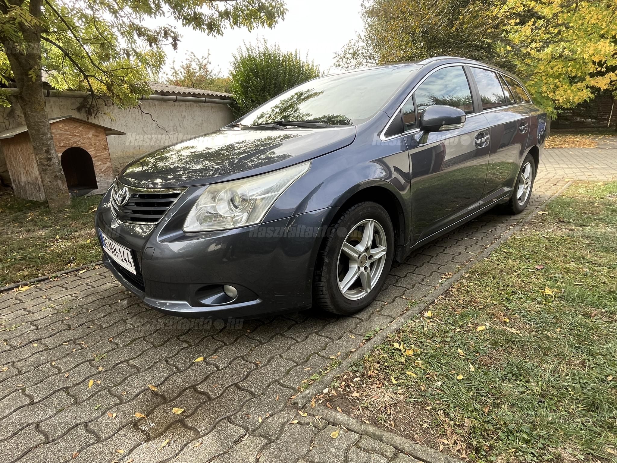 TOYOTA AVENSIS 2011/6 - 1