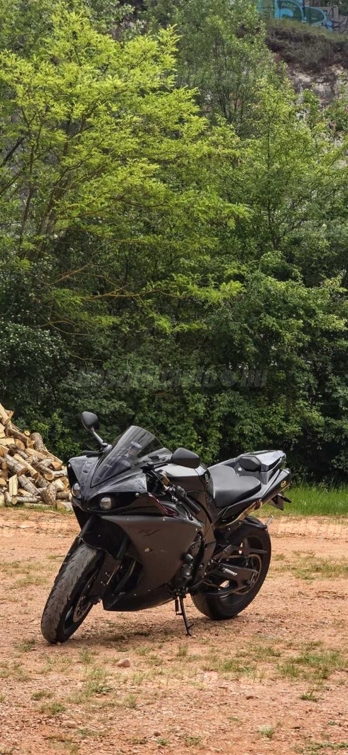 YAMAHA YZF R1 2011/1 - 1