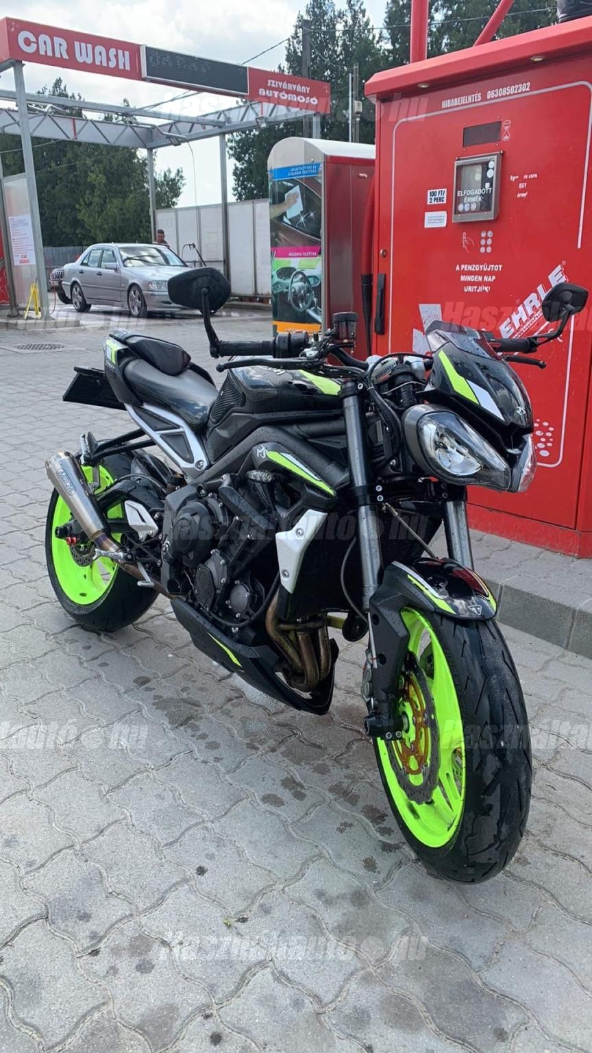 TRIUMPH STREET TRIPLE 2020/8 - 1