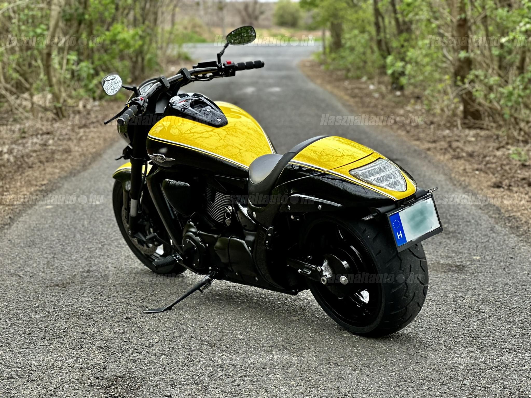 SUZUKI VZR 2016/7 - 1