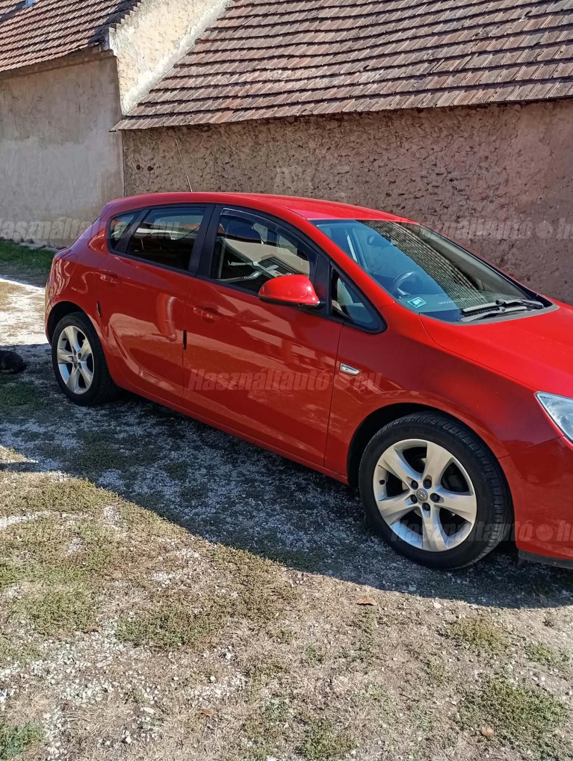 OPEL ASTRA J 2010 - 1