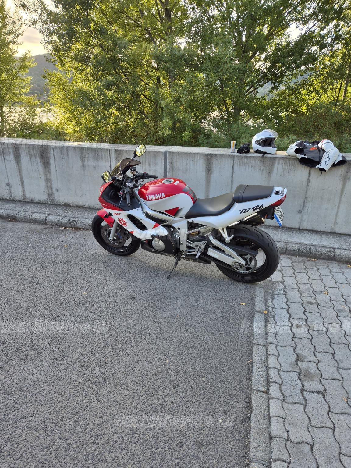 YAMAHA YZF R6 2001/7 - 1