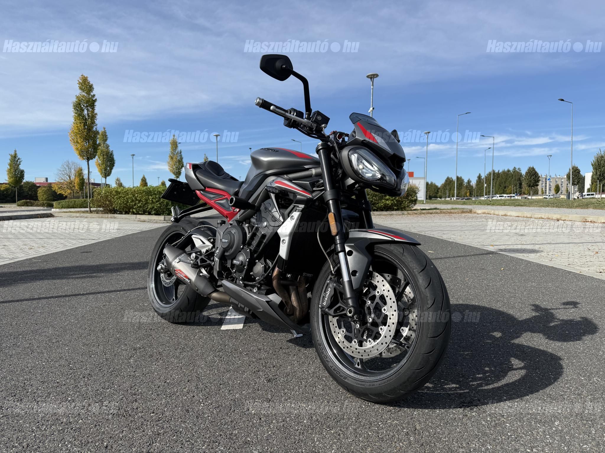 TRIUMPH STREET TRIPLE 2021/5 - 1