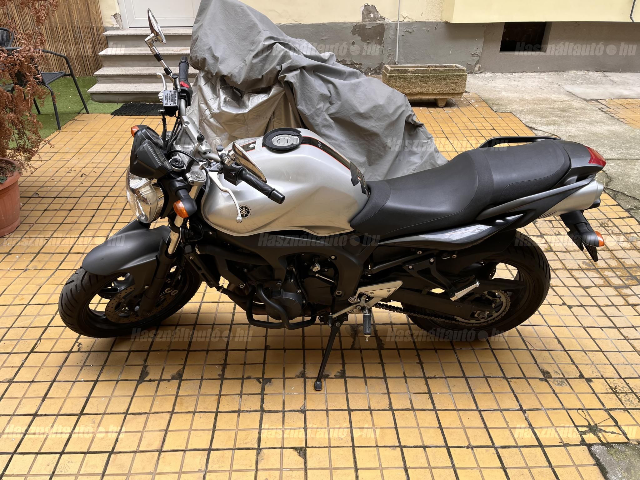 YAMAHA FZ6-N 2010/1 - 1