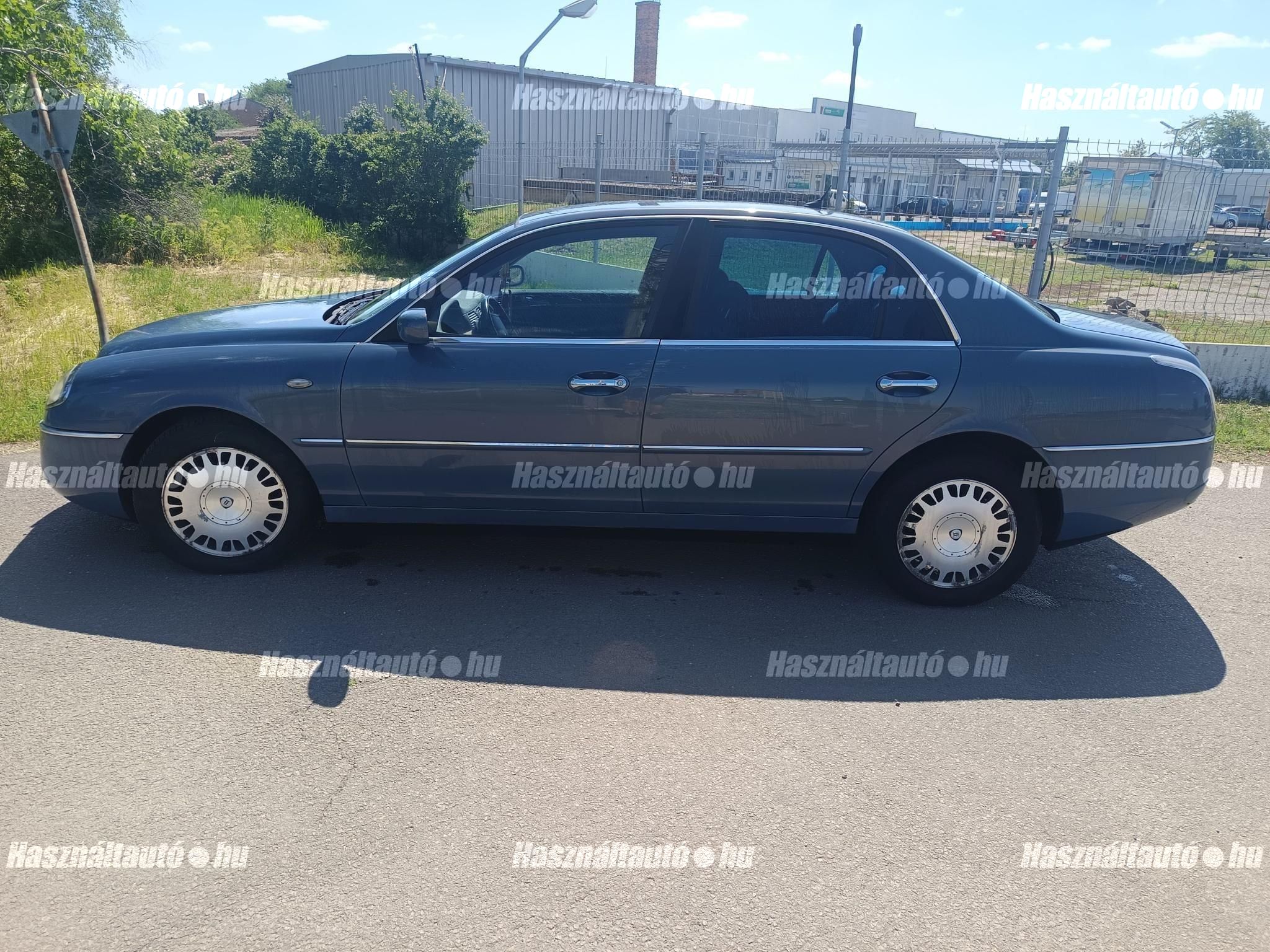 LANCIA THESIS 2002/5 - 1