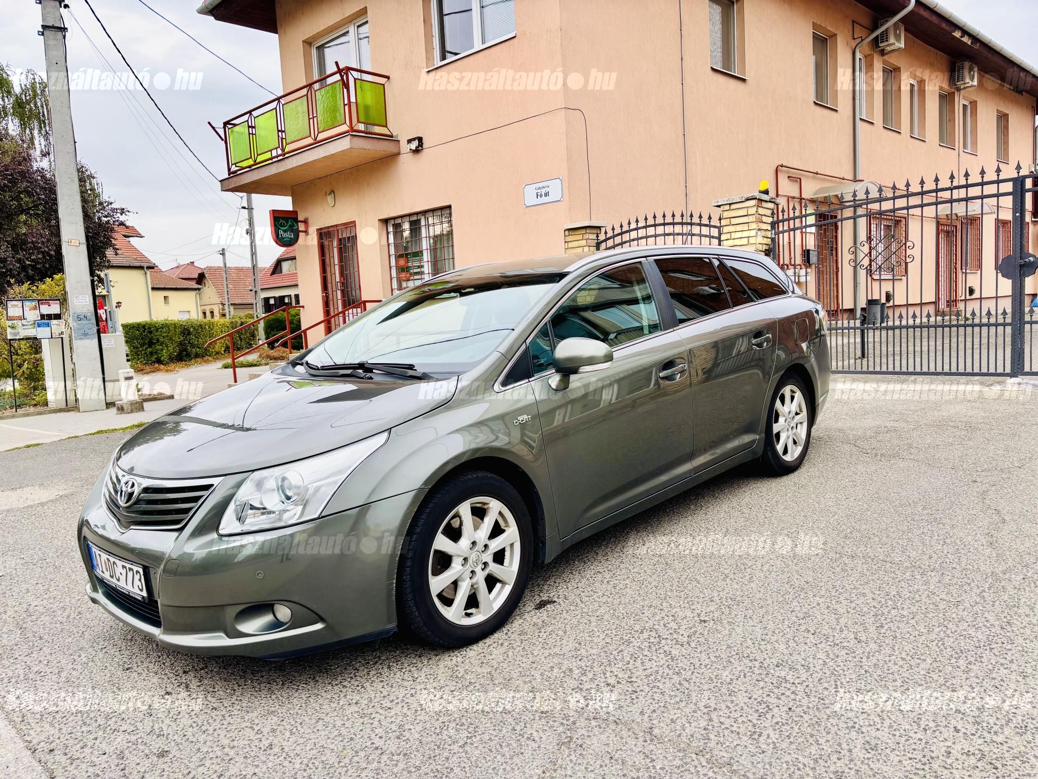 TOYOTA AVENSIS 2009 - 1