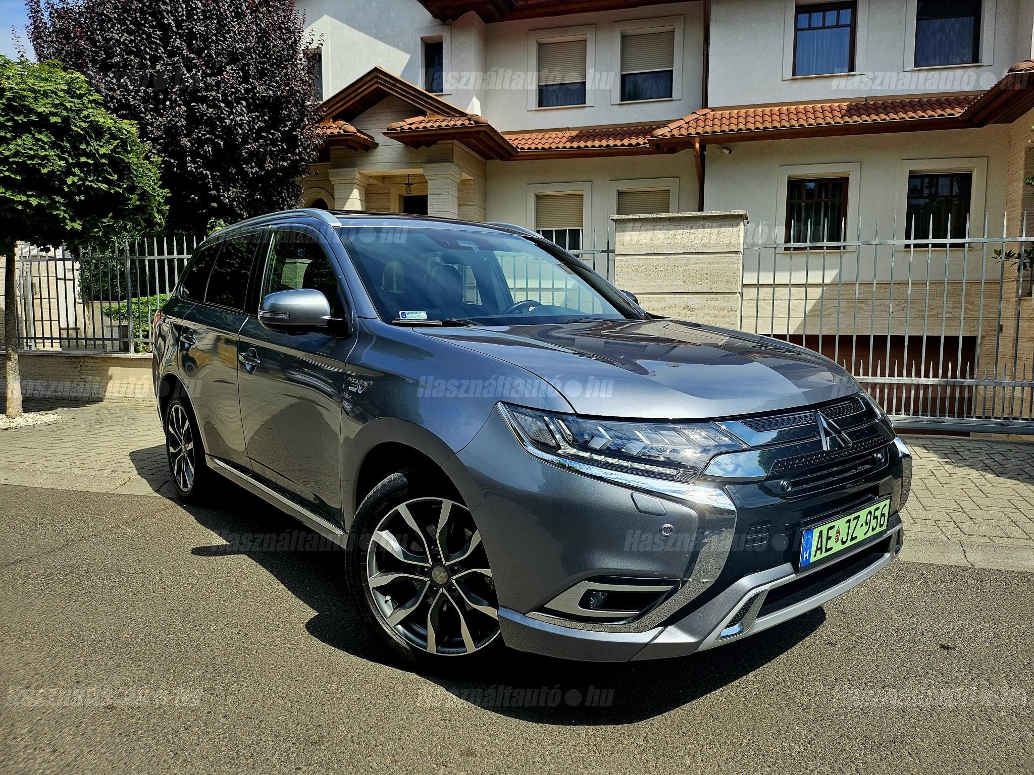MITSUBISHI OUTLANDER 2019/10 - 1