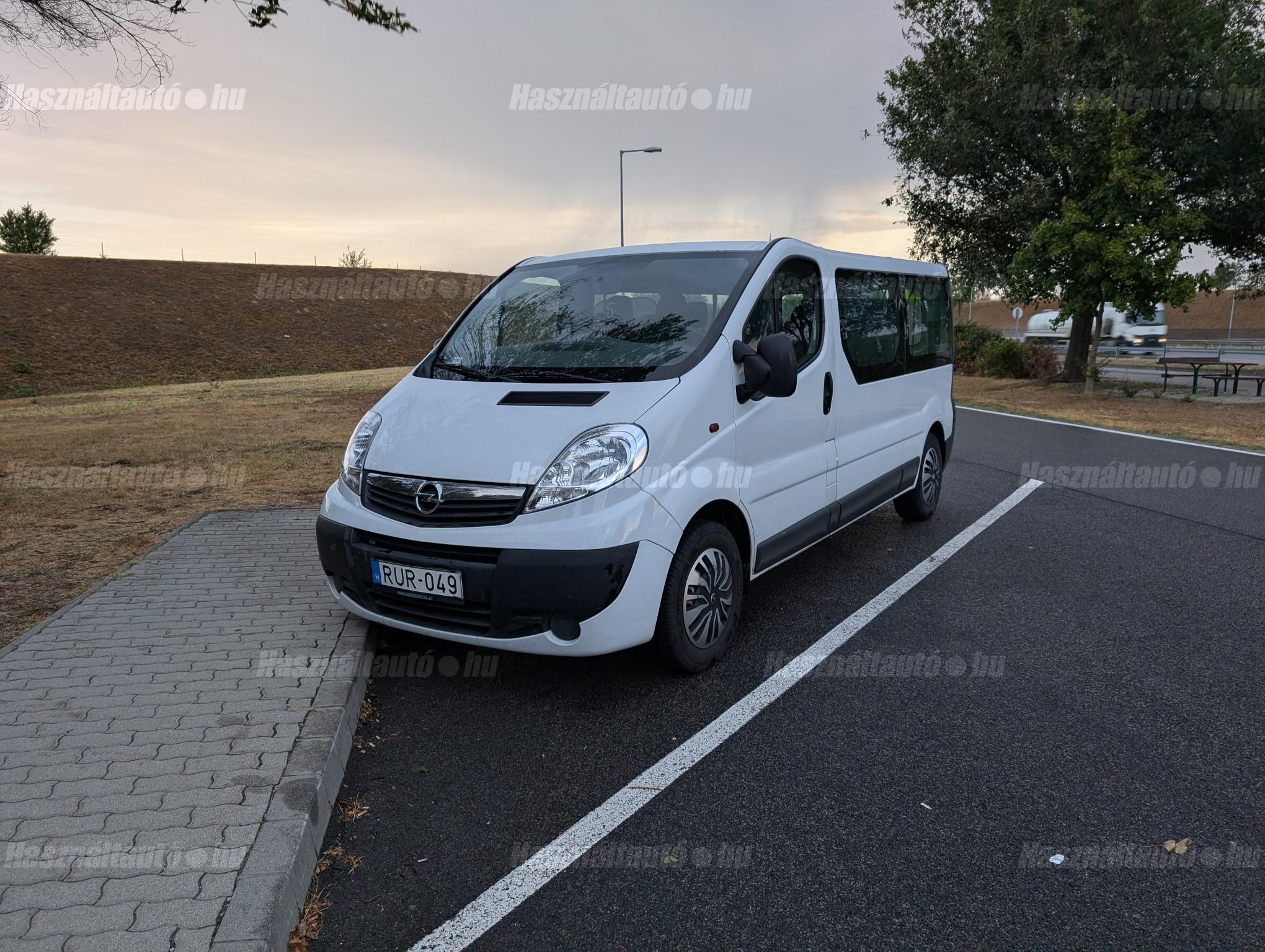OPEL VIVARO 2011/8 - 1