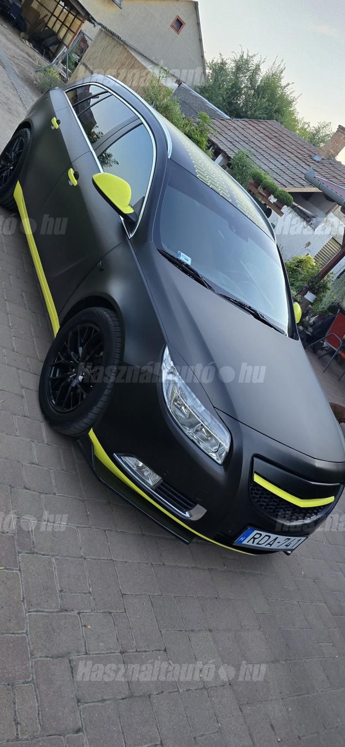 OPEL INSIGNIA 2010/3 - 1