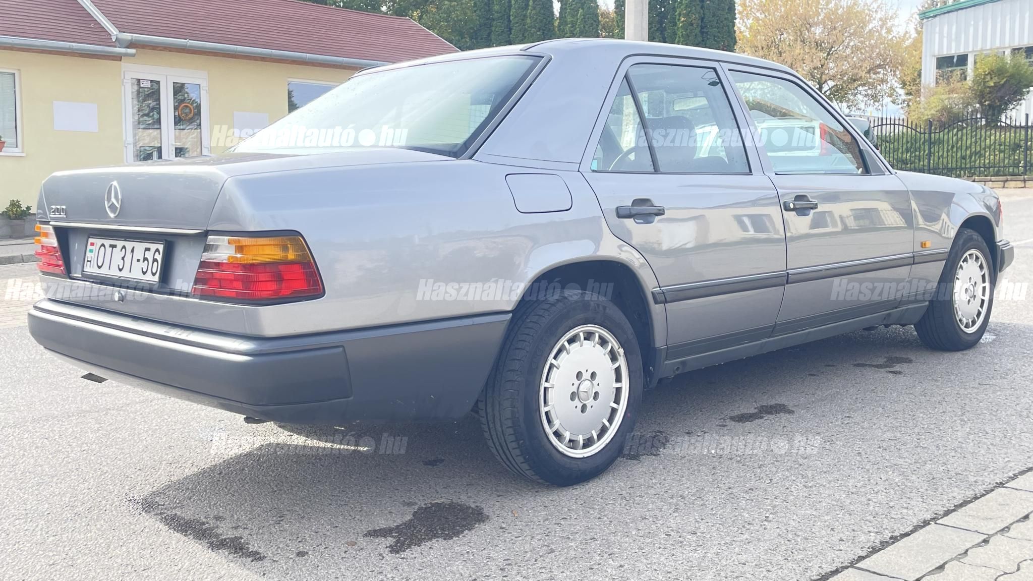 MERCEDES-BENZ 200 1988/1 - 1