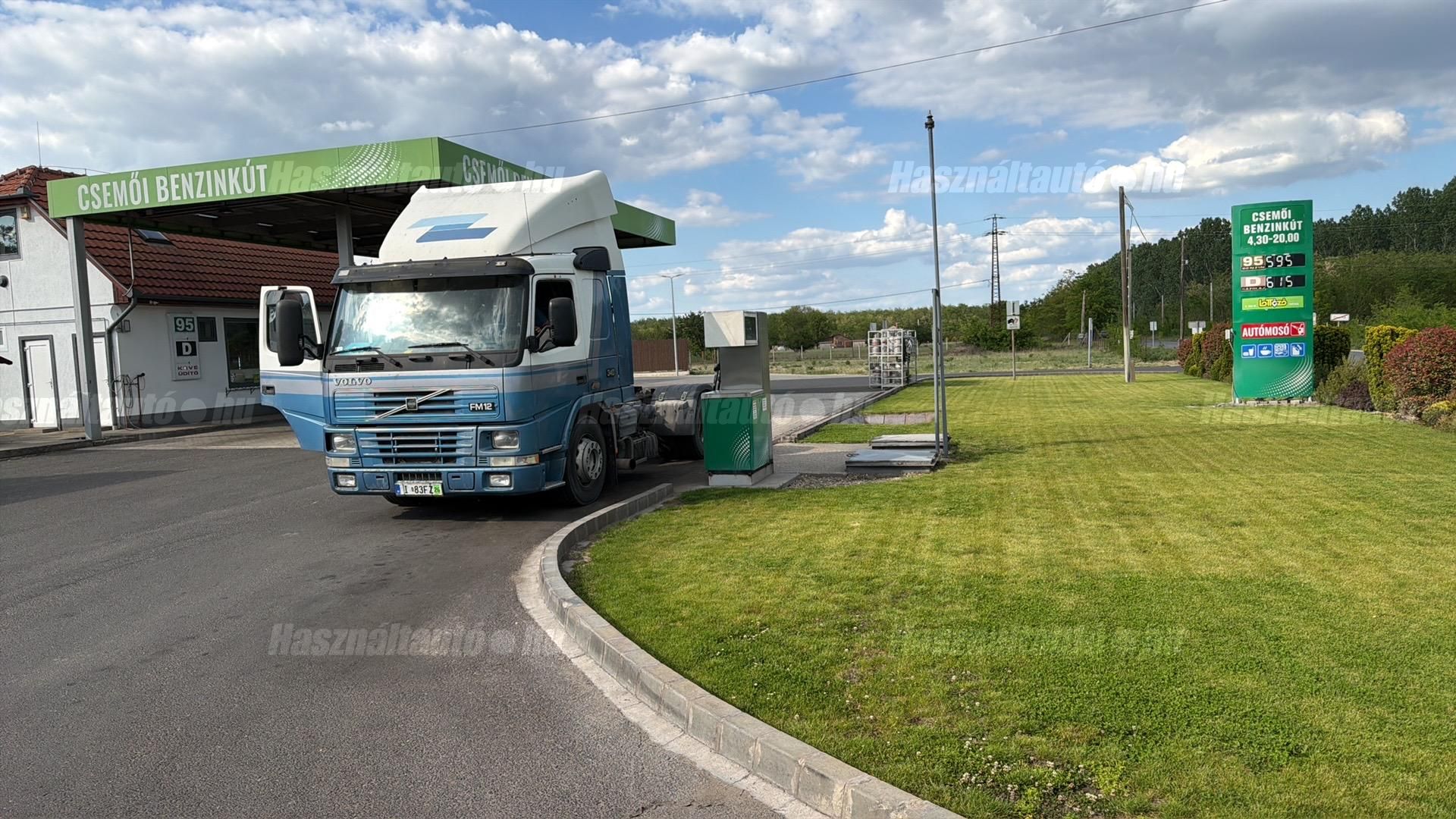 VOLVO 2000/4 - 1