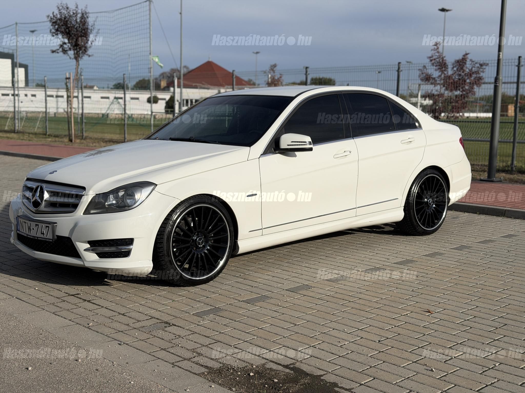 MERCEDES-BENZ C 300 2011/8 - 1