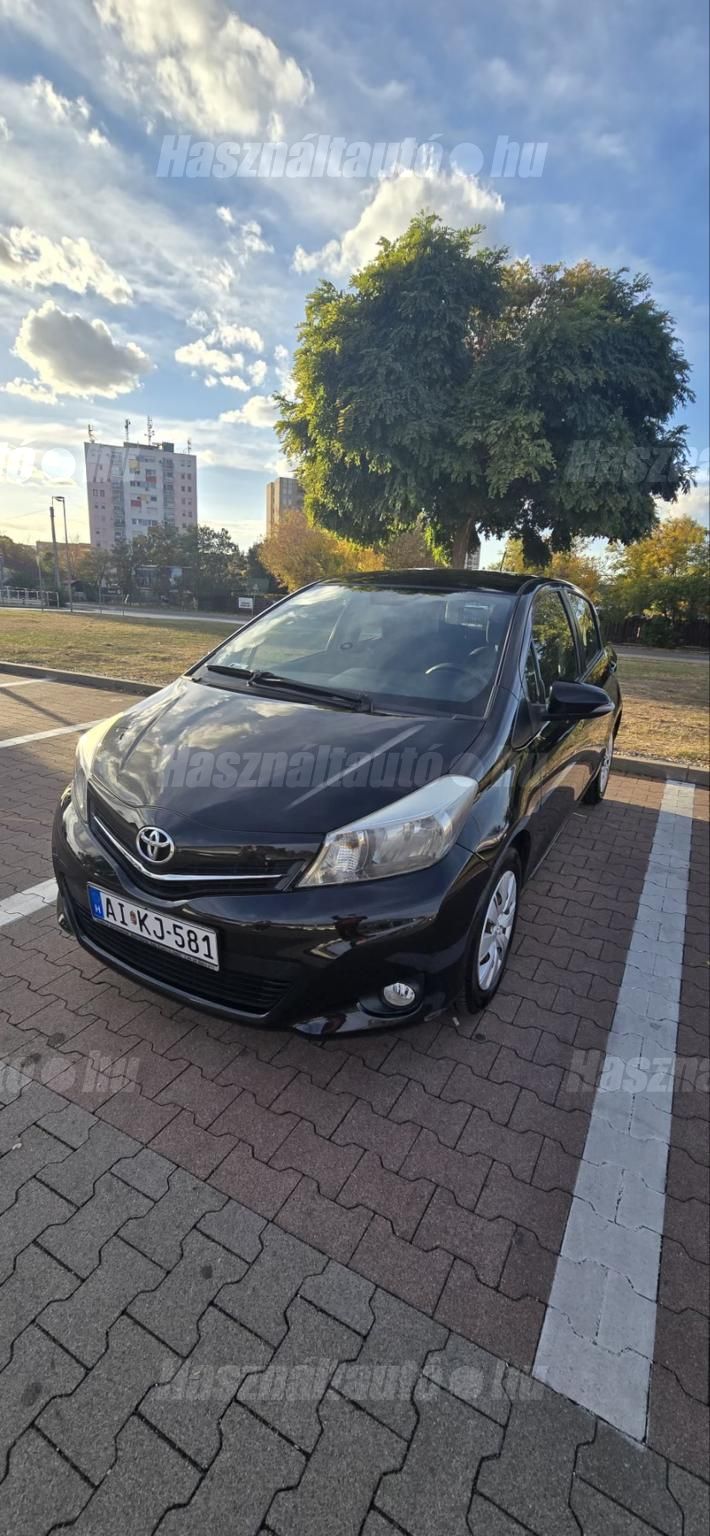 TOYOTA YARIS 2012/4 - 1