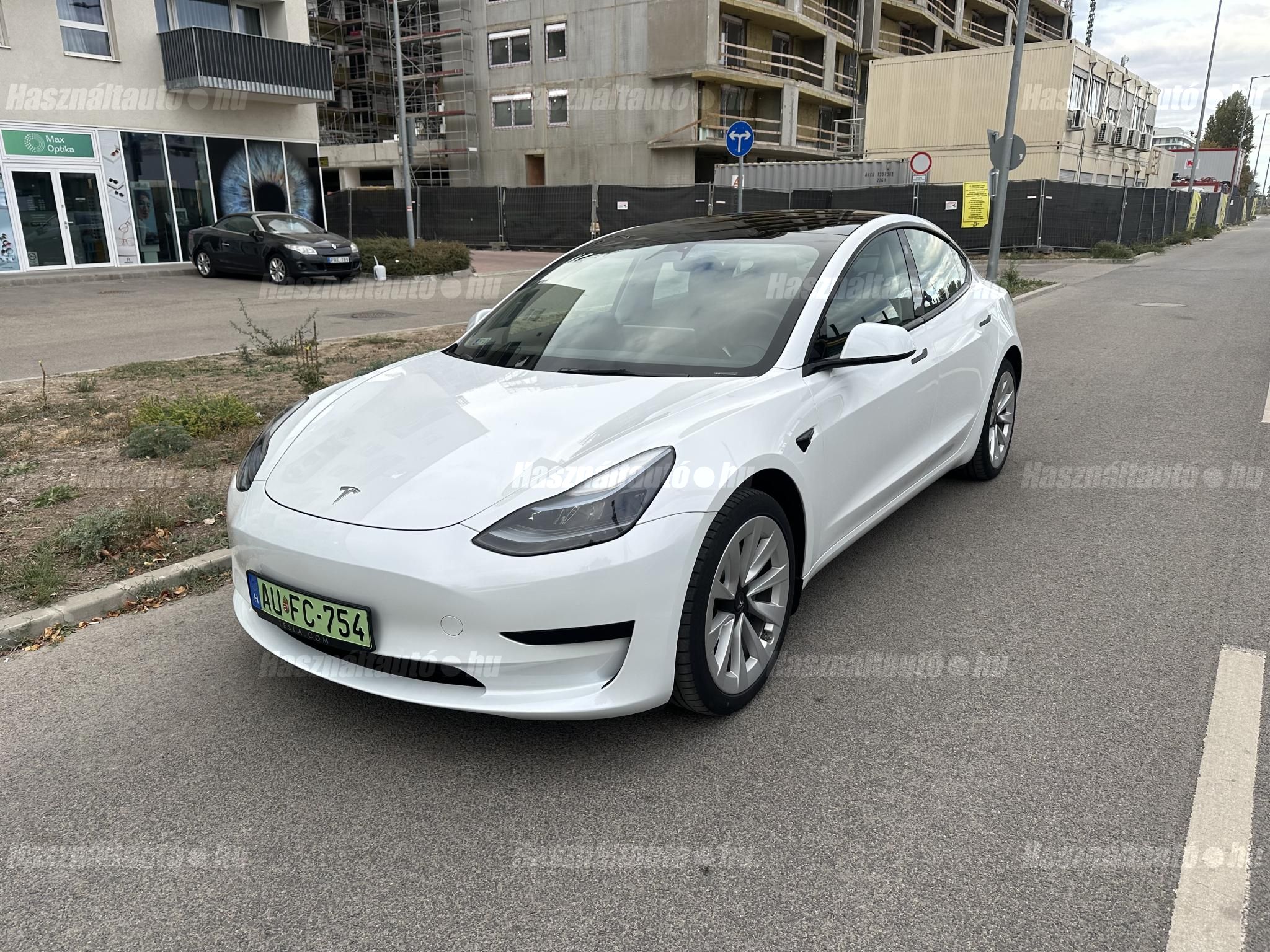 TESLA MODEL 3 2023/7 - 1