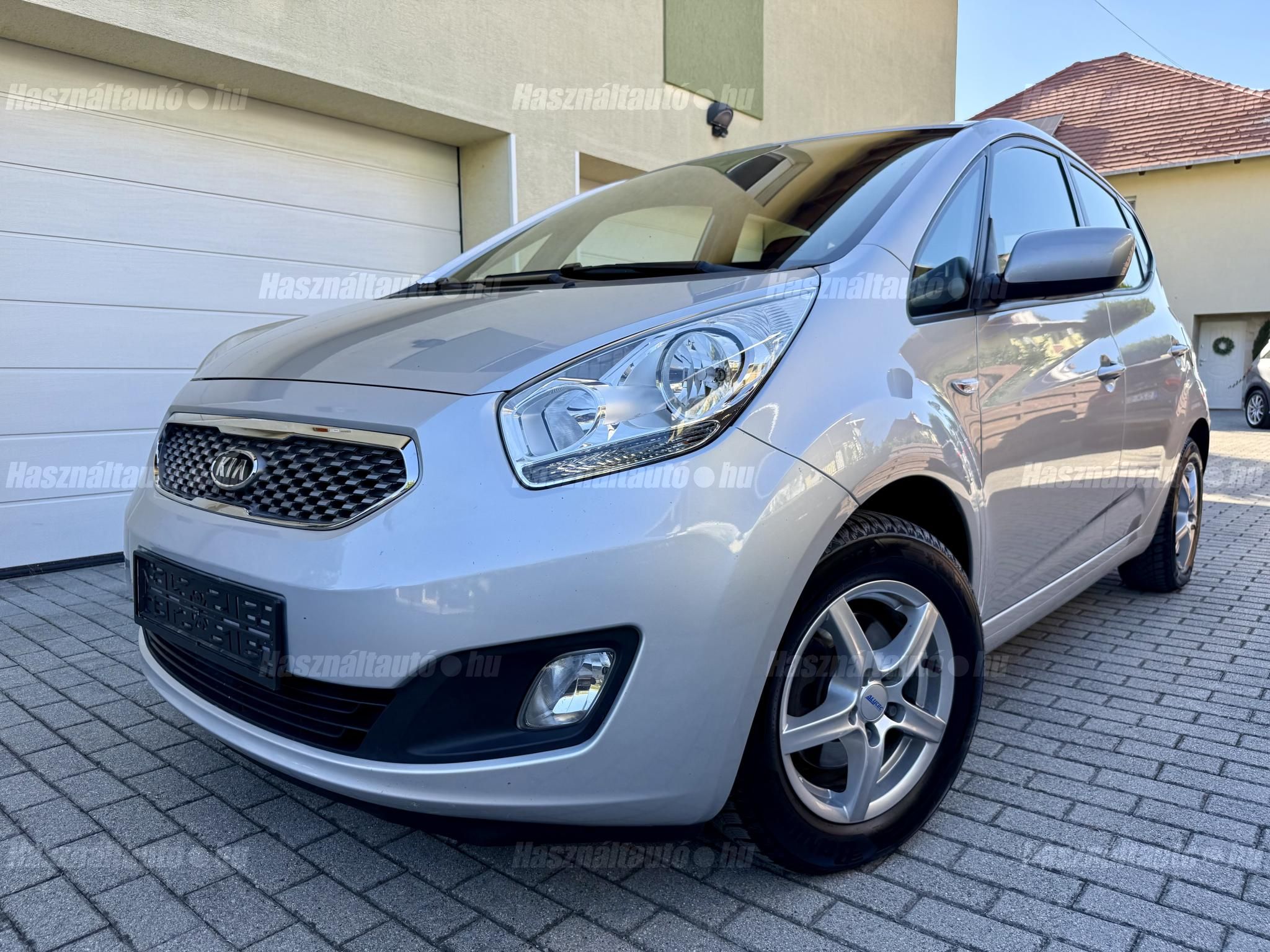 KIA VENGA 2011/11 - 1