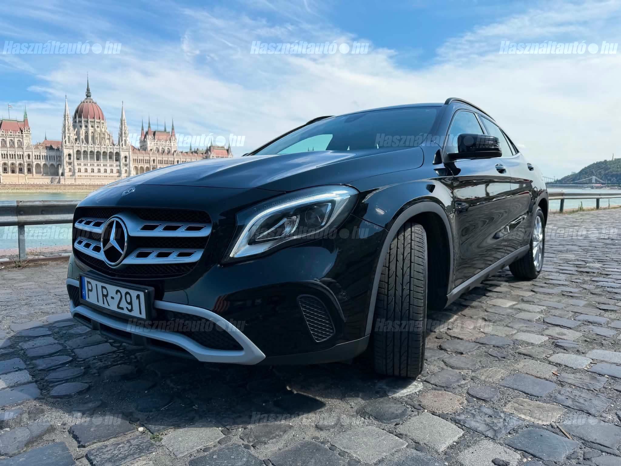 MERCEDES-BENZ GLA 180 2017/8 - 1