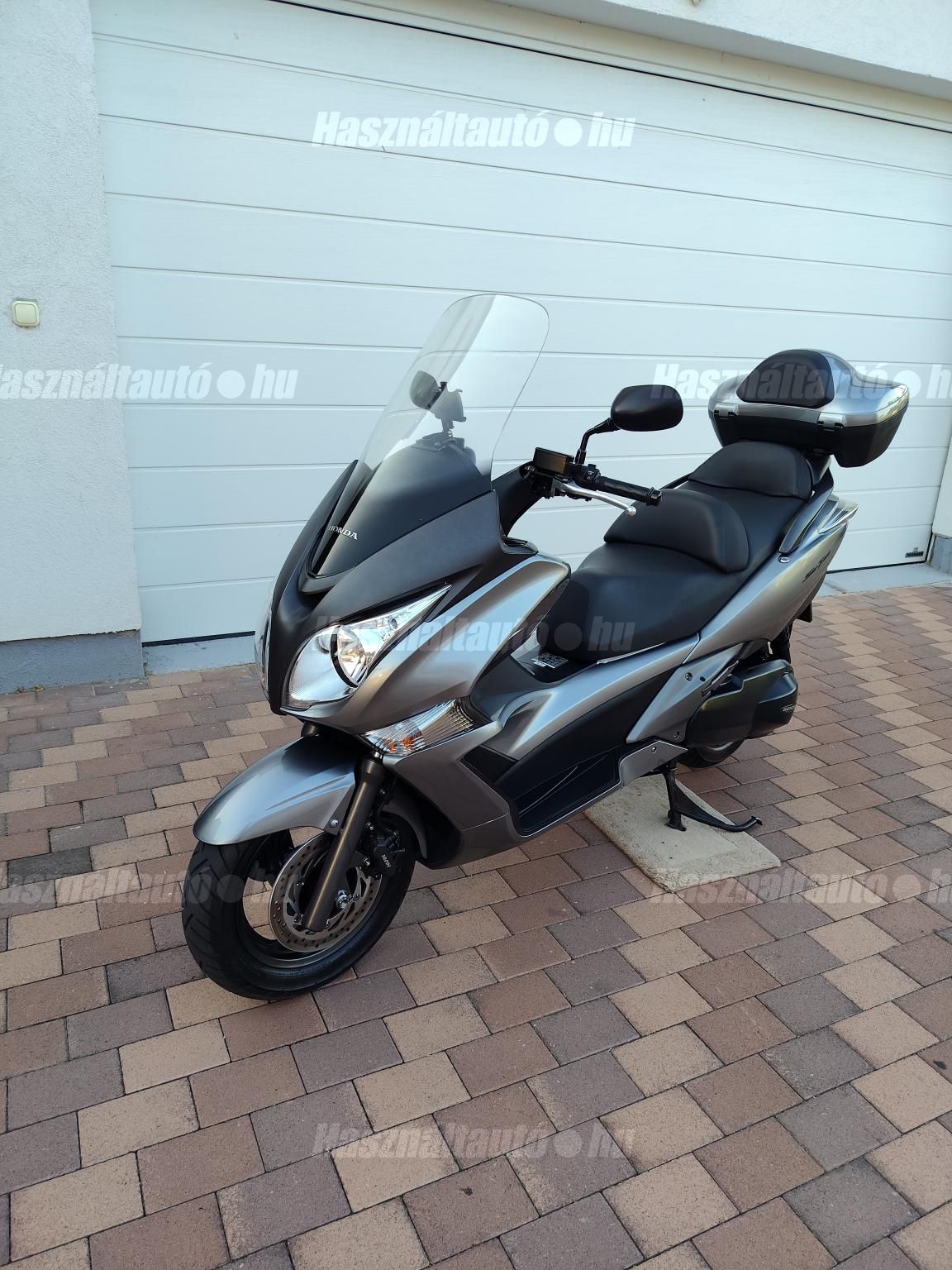 HONDA SW-T 400 2009/6 - 1