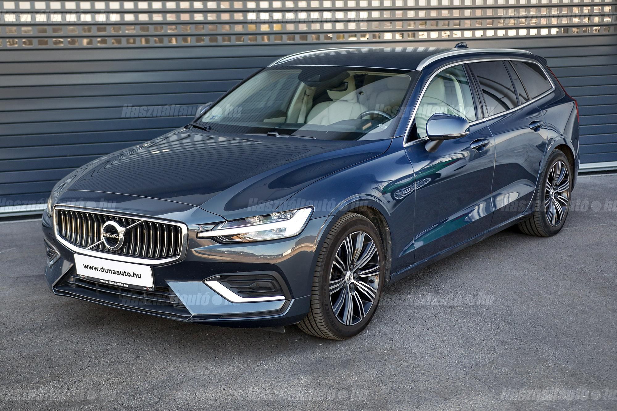 VOLVO V60 2022/12 - 1