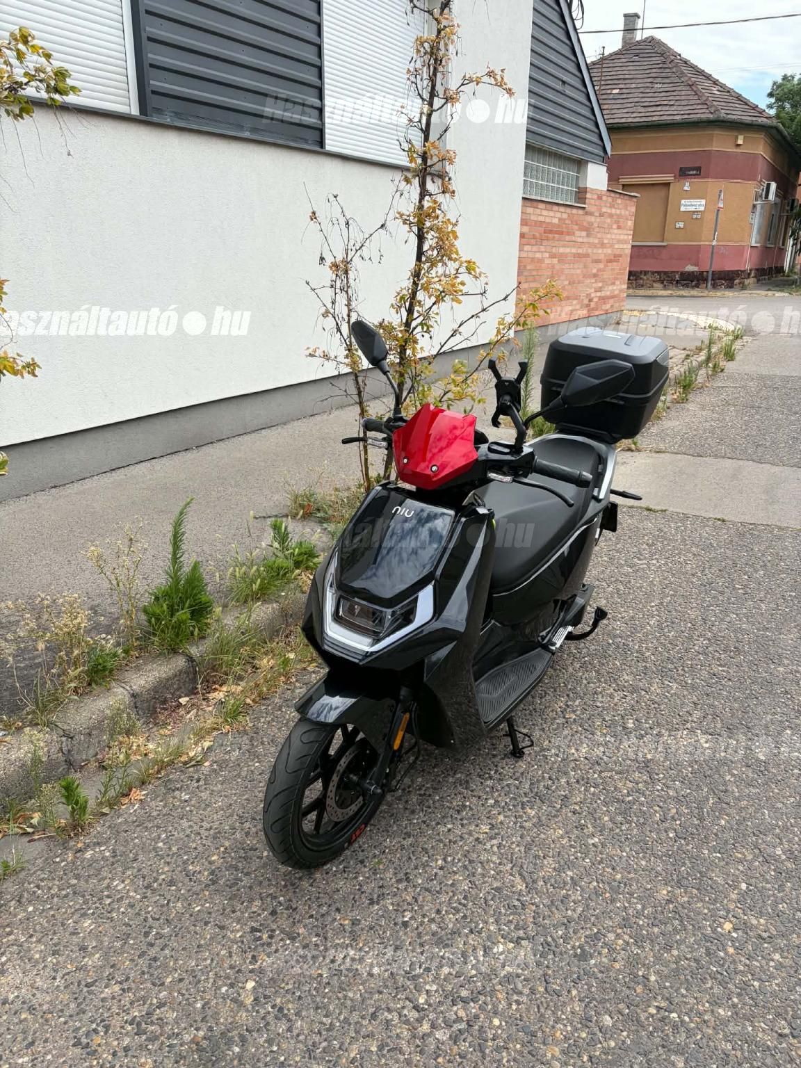 NIU NIU FQI 500 2025/6 - 1