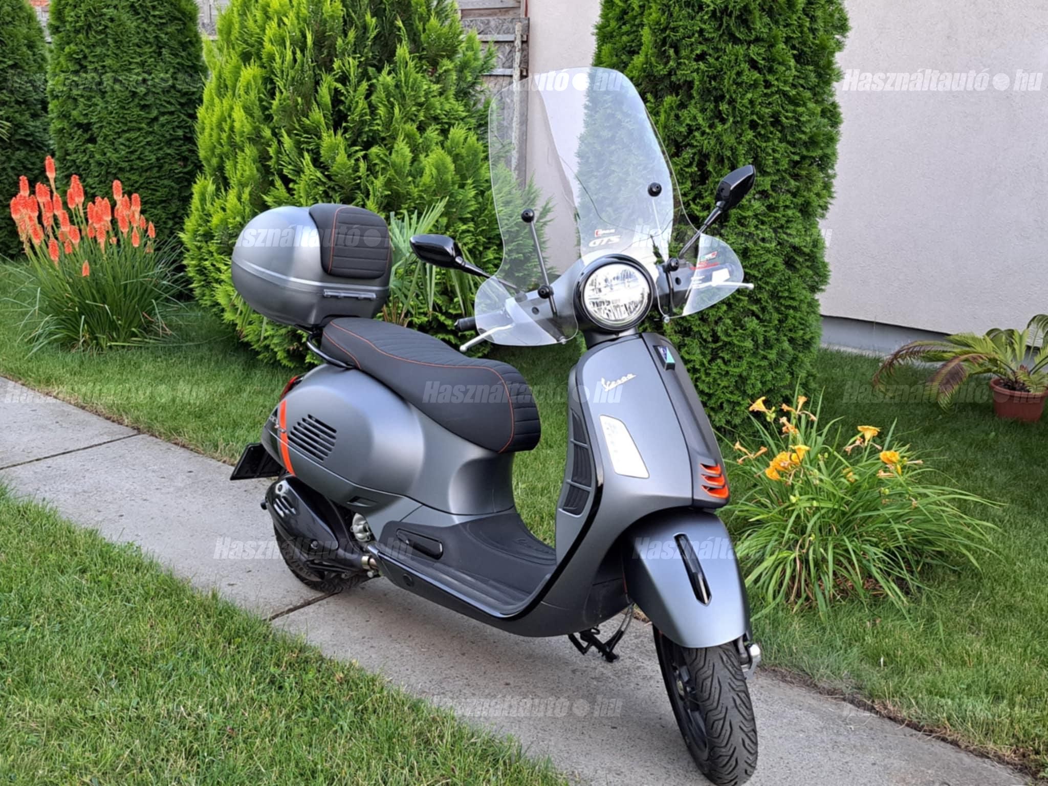 VESPA GTS 2023/10 - 1