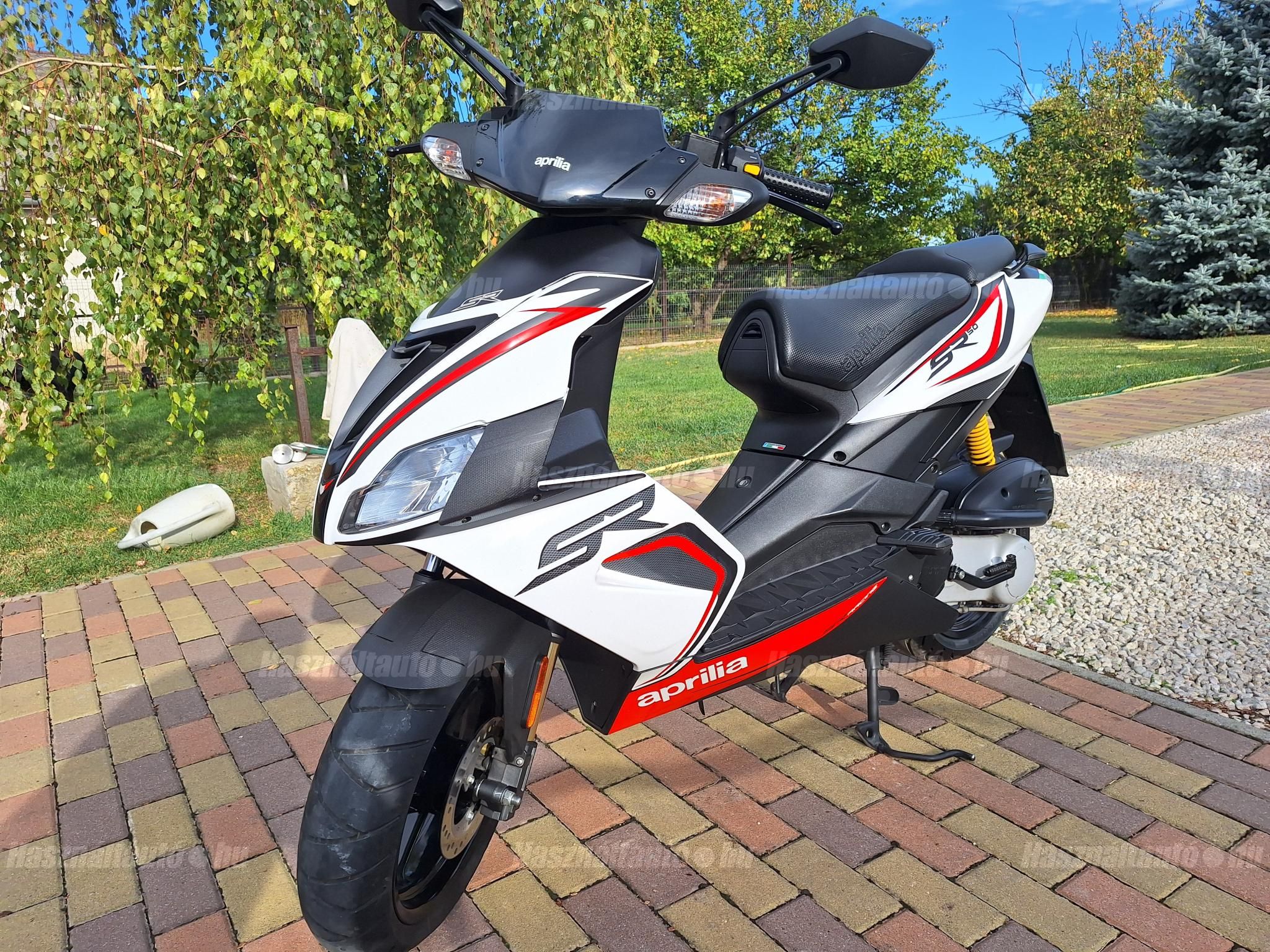 APRILIA SR 50 2015/7 - 1