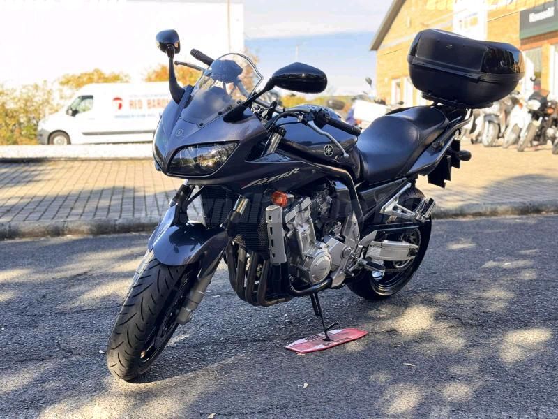 YAMAHA FZS 1000 (FAZER) 2005 - 1