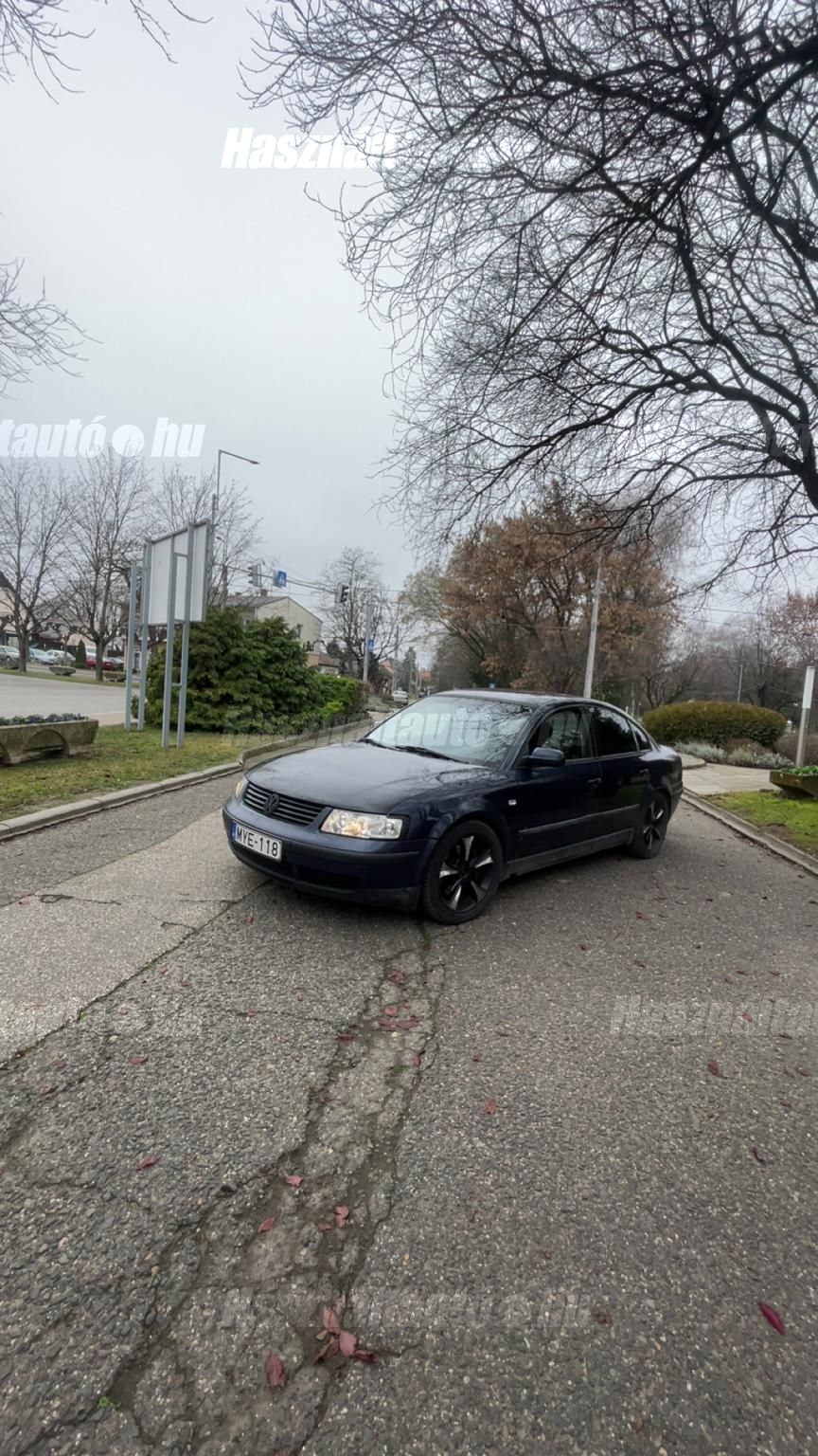 VOLKSWAGEN PASSAT 1998/9 - 1