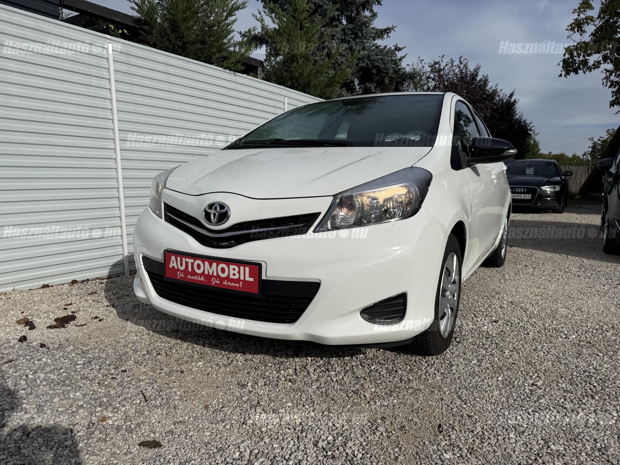 TOYOTA YARIS 2012/8 - 1