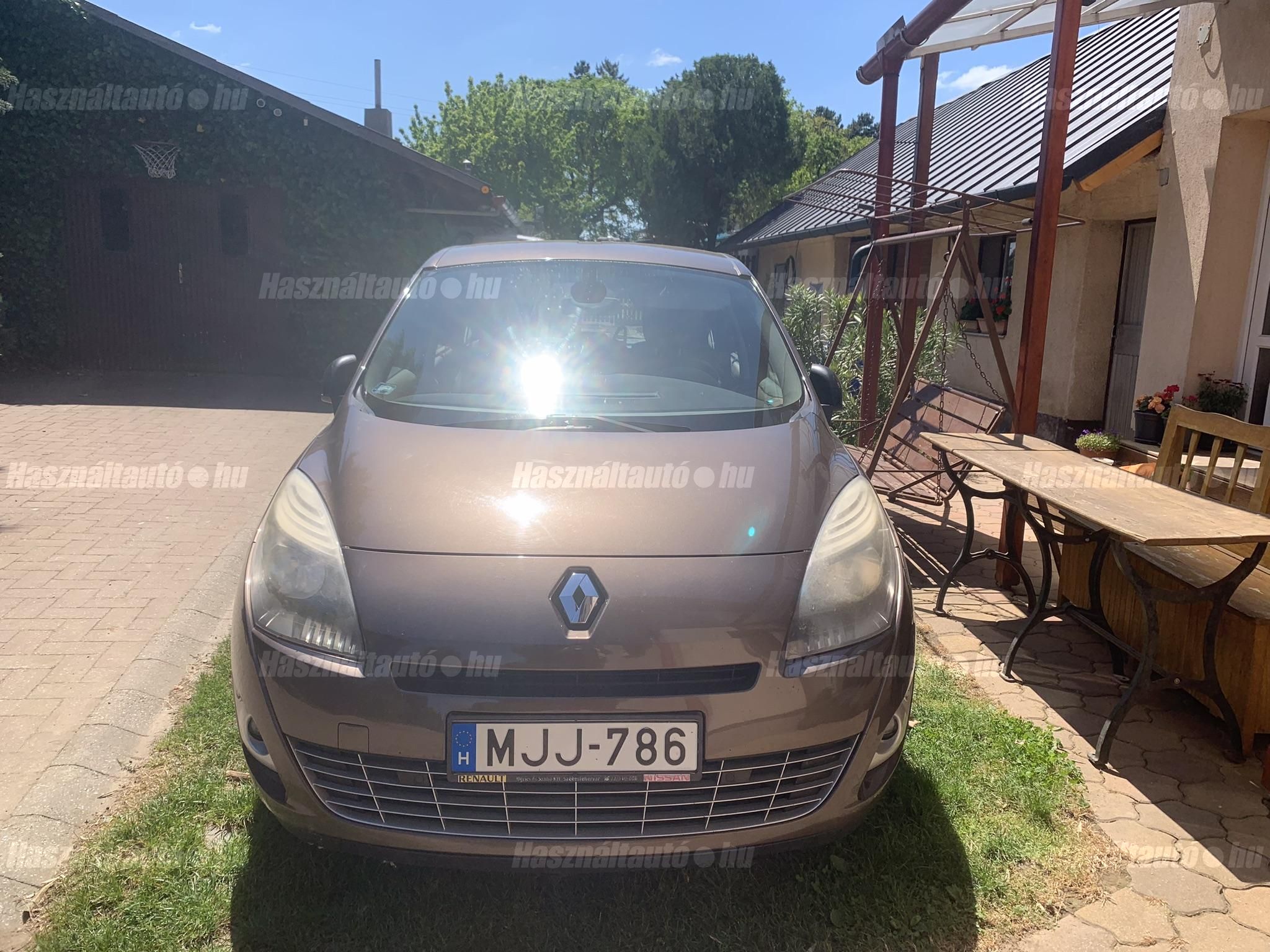 RENAULT SCENIC 2011 - 1